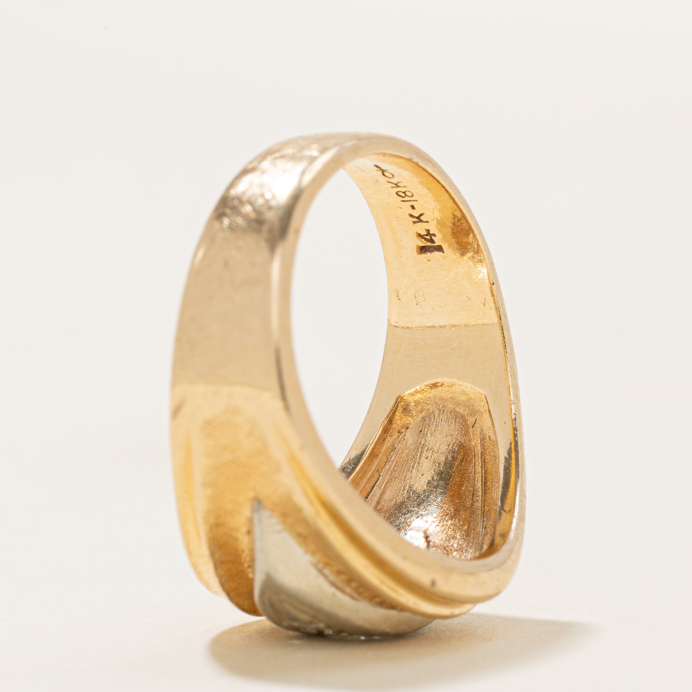 Diamond Marquise Shaped Textured Chunky Ring | 0.12ctw | SZ 6.0 |