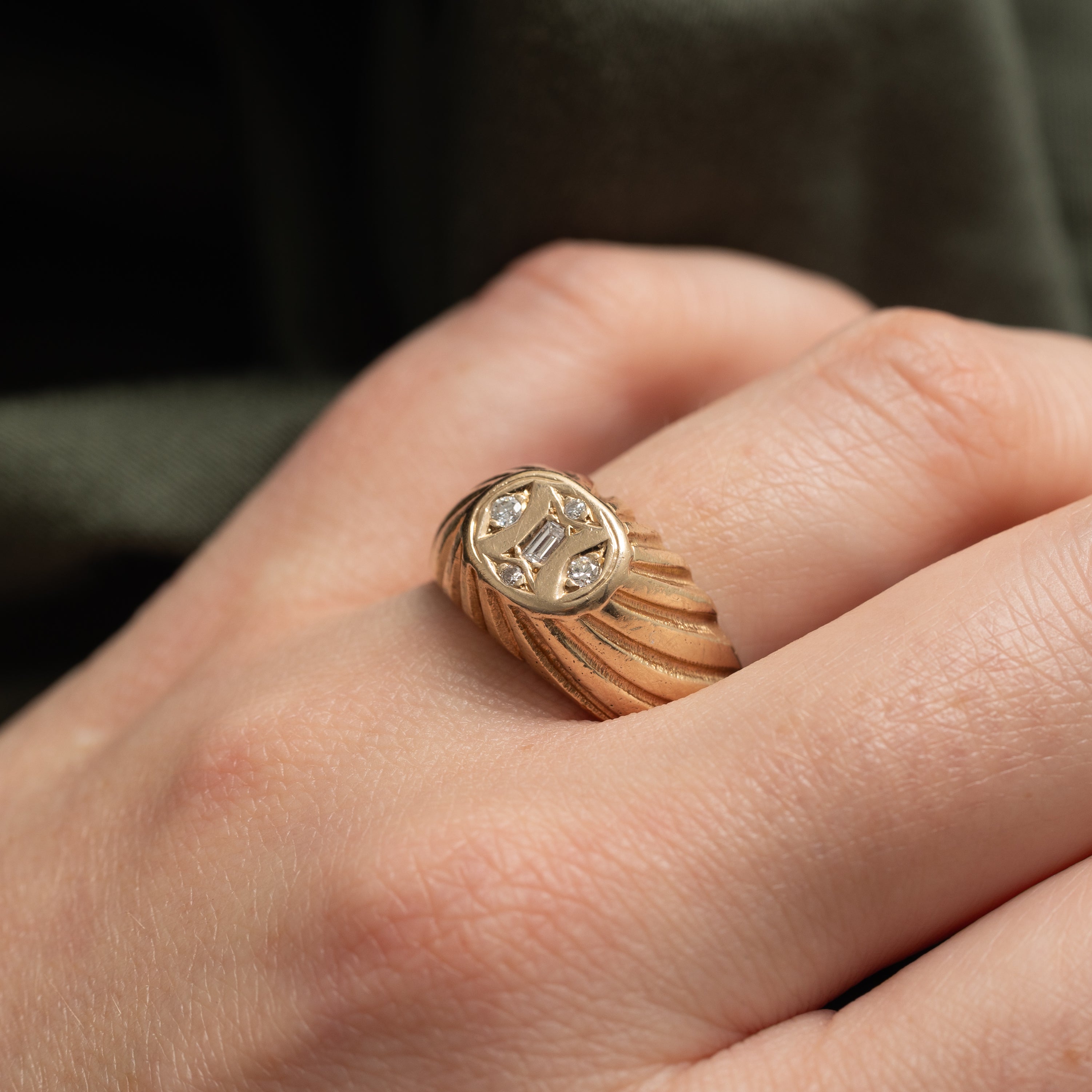 Diamond Cluster Grooved Signet Ring | 0.1ctw | SZ 9.25 |