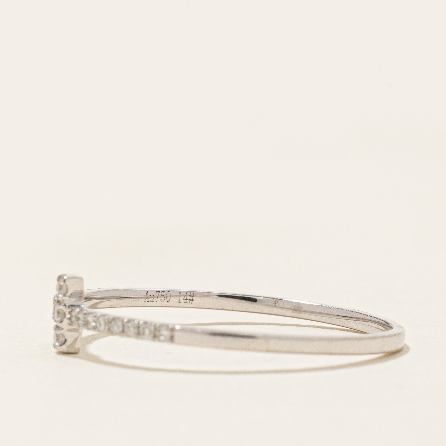 Bague croix avec accent de diamants | 0,05 ct au total | Taille 6,75 |