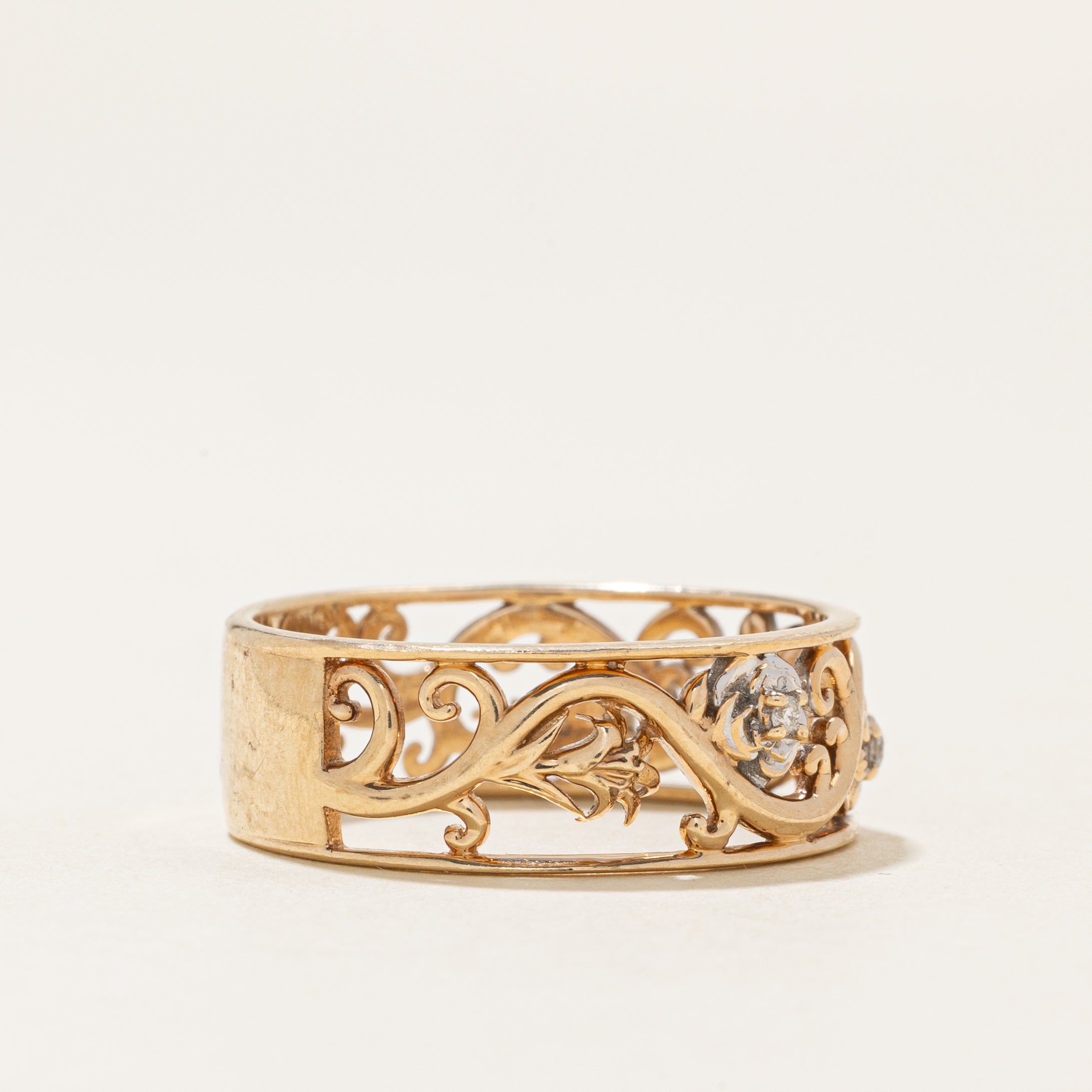 Diamond Scrollwork Floral Band | 0.06ctw | SZ 8.5 |