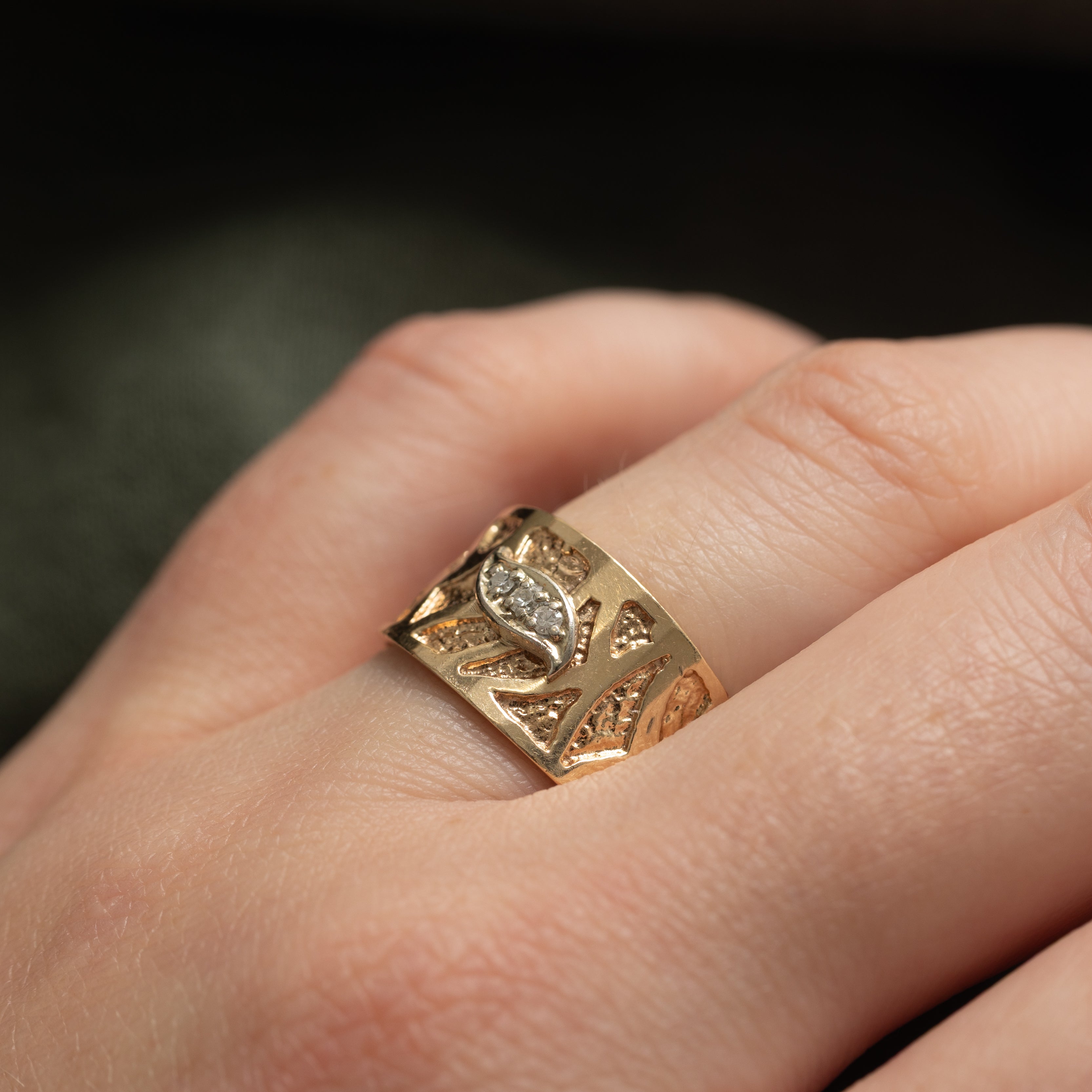 Diamond Textured Embossed Band | 0.04ctw | SZ 7.25 |