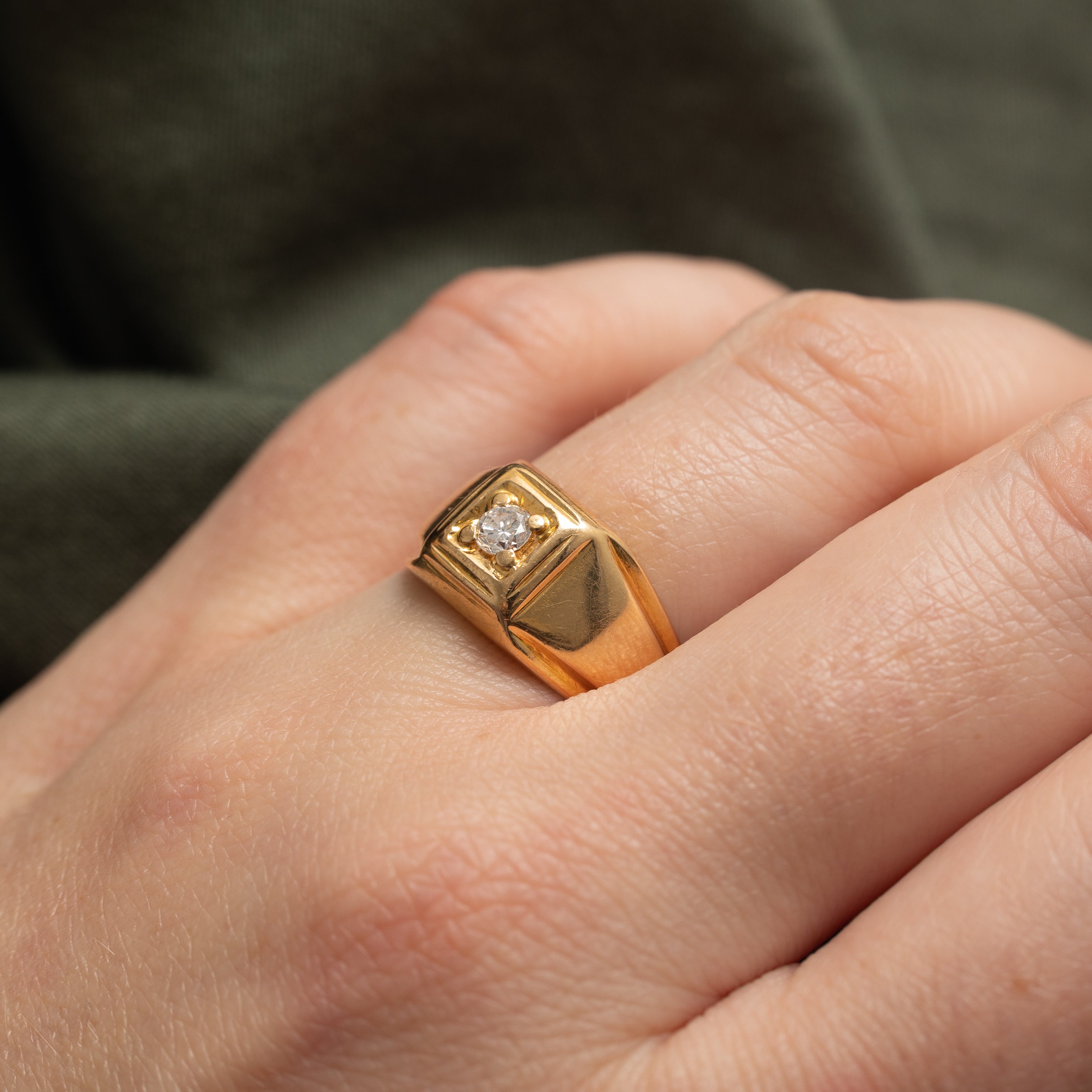 Solitaire Diamond Grooved Signet Ring | 0.15ctw | SZ 6.0 |