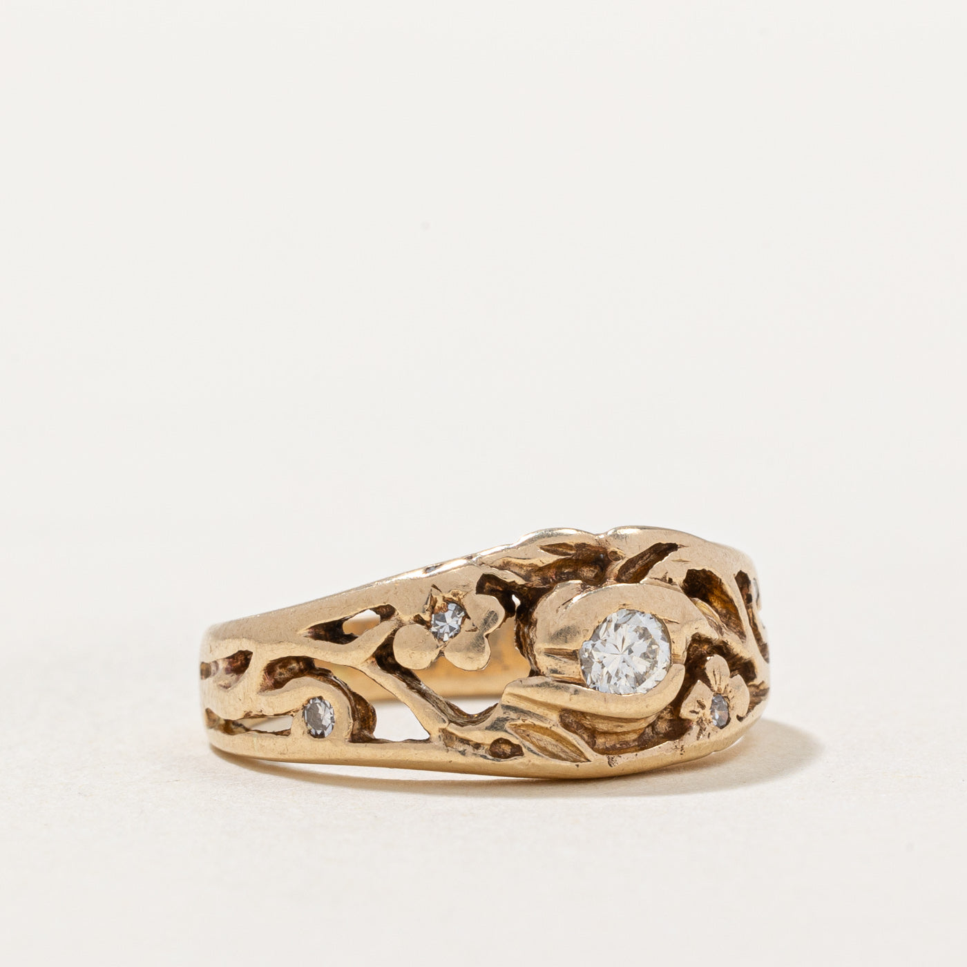 Diamond Floral Ring | 0.19ctw | SZ 5.75 |