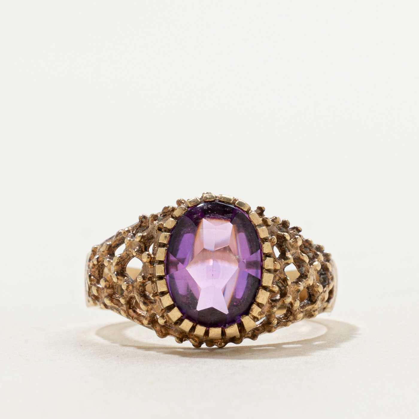 10K Ring with Oval Buff Cut Synthetic Sapphire