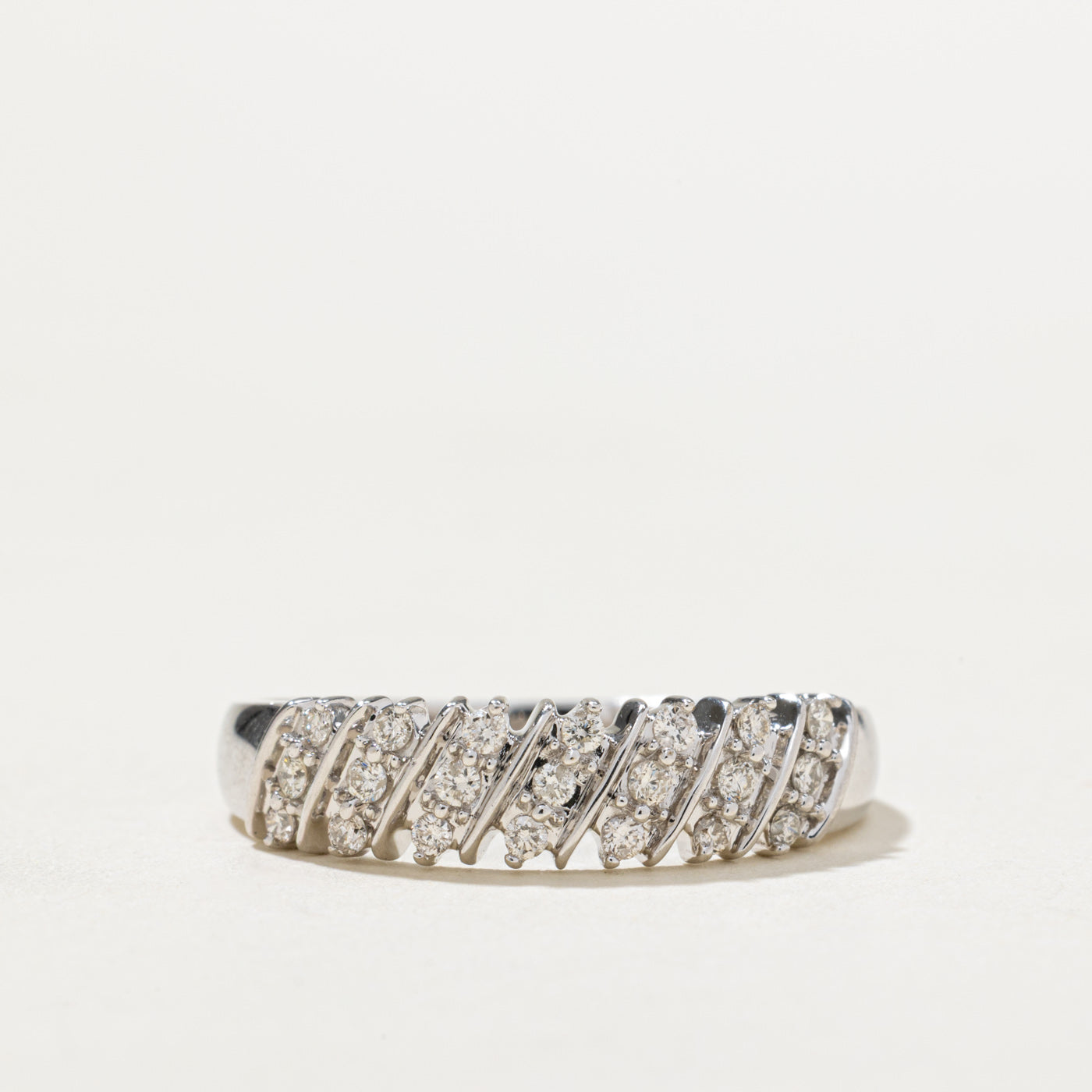 Bague à plusieurs rangs de diamants en diagonale | 0,19 ct | Taille 7