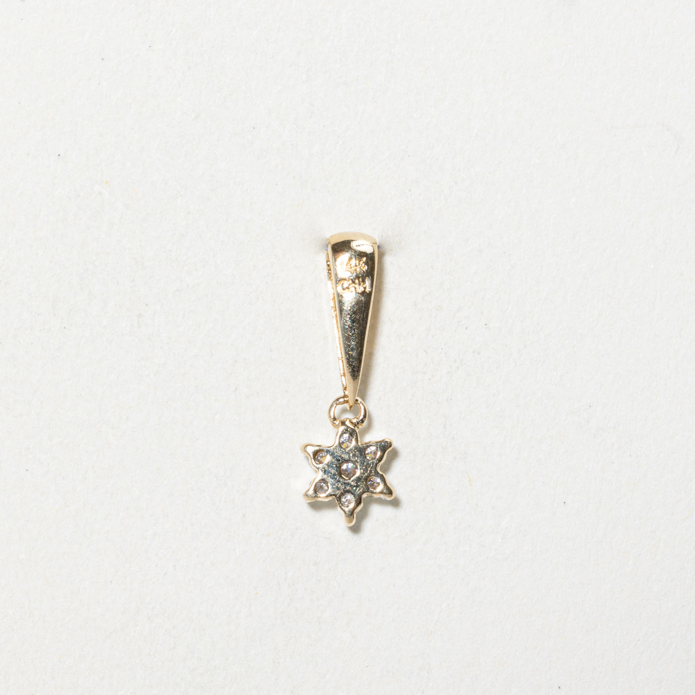 Diamond Cluster Star Pendant | 0.13ctw