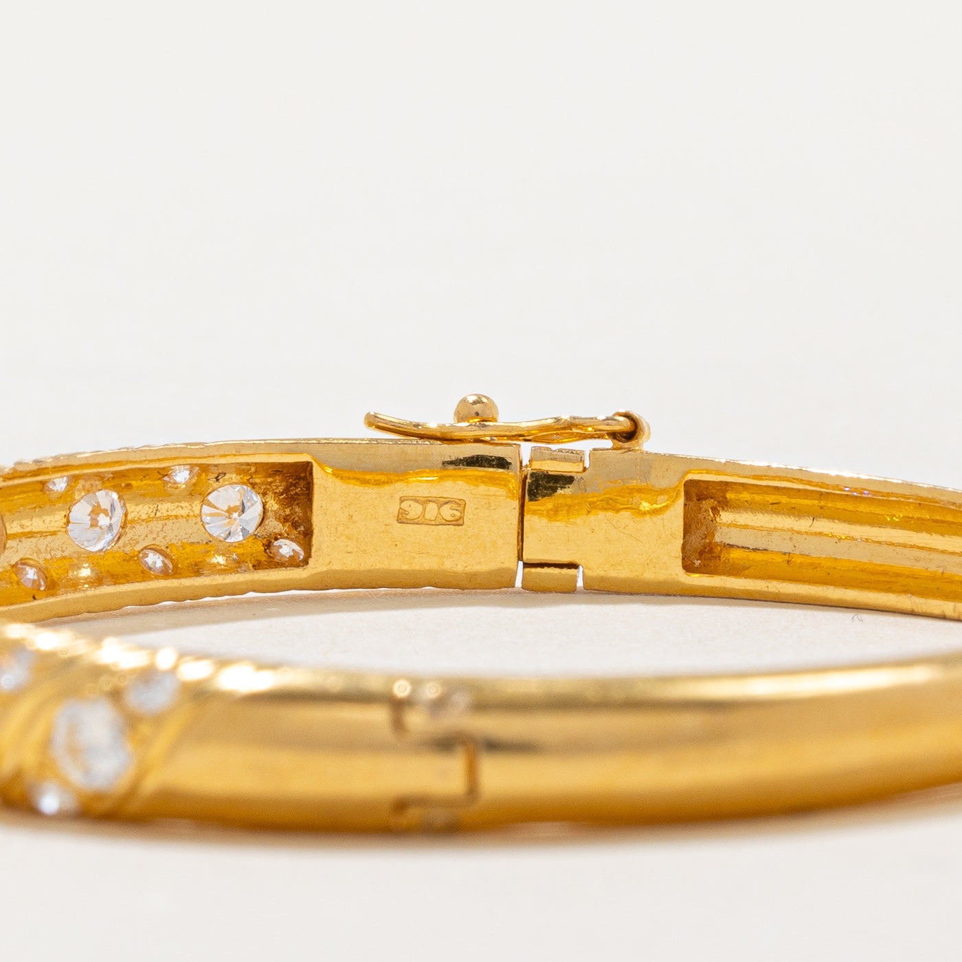 Bezel Set Diamond Bangle | 1.75ctw | 6" |