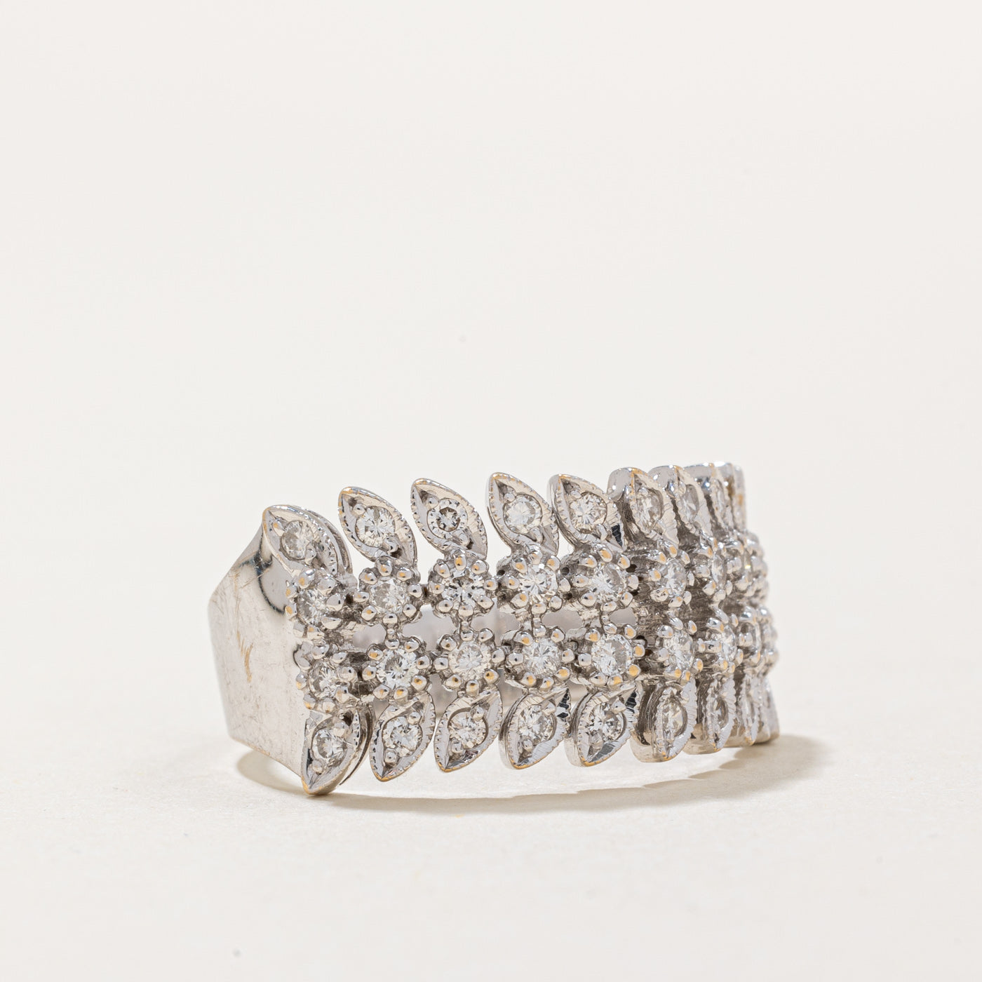 Illusion Set Diamond Ring | 0.24ctw | SZ 8 |