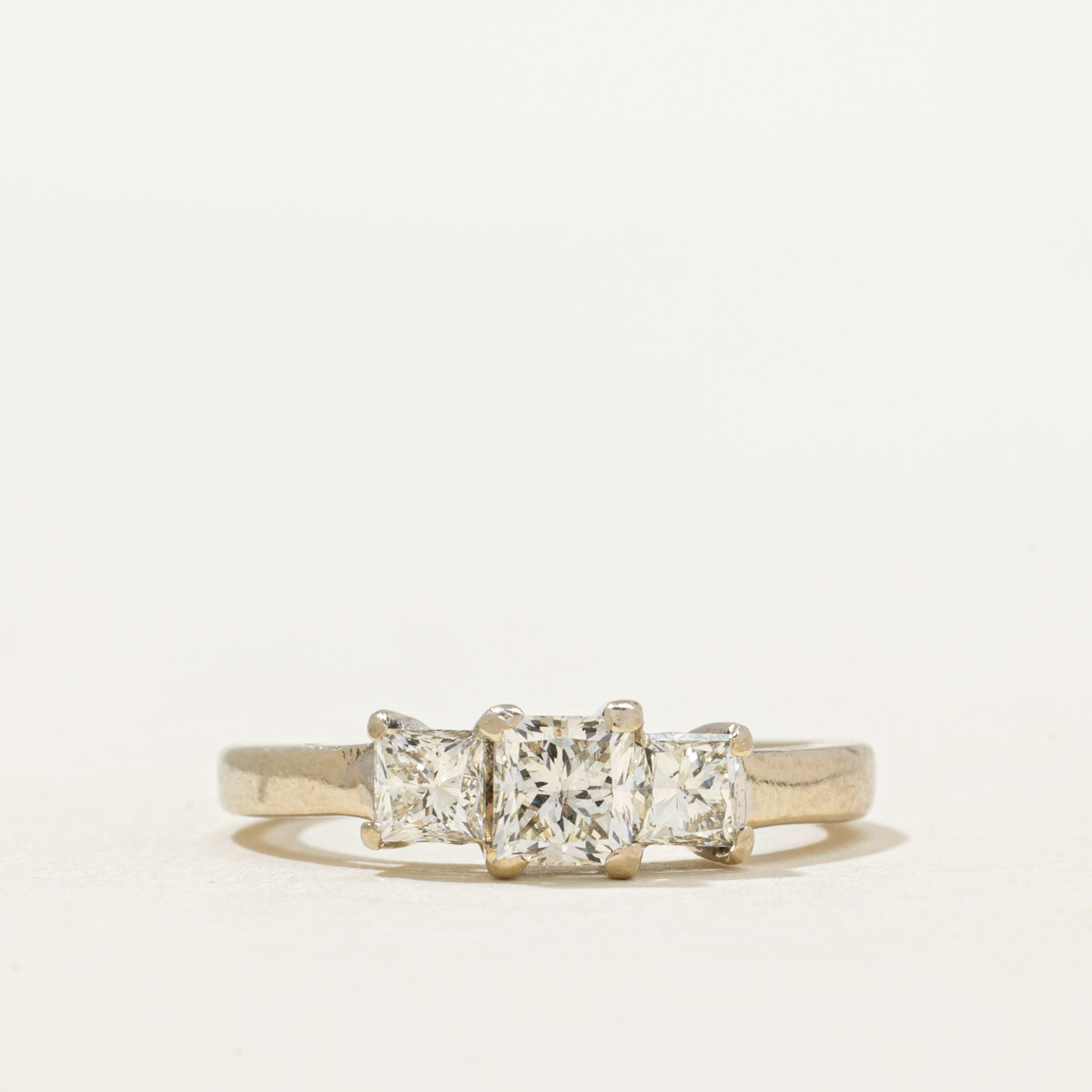Bague trois diamants taille princesse | 0,96 ct | Taille 5