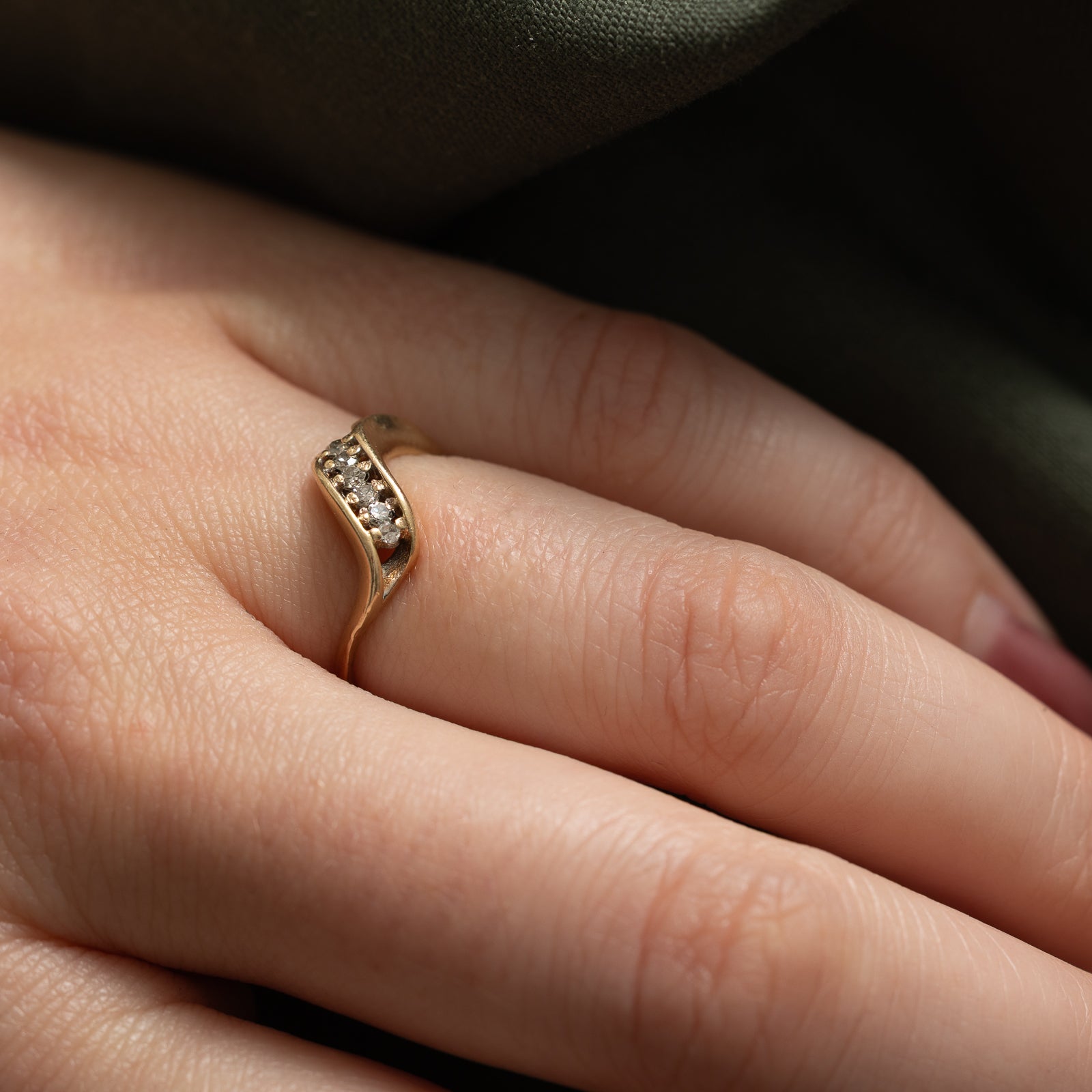 Diamond Contour Ring | 0.10ctw | SZ 5.25