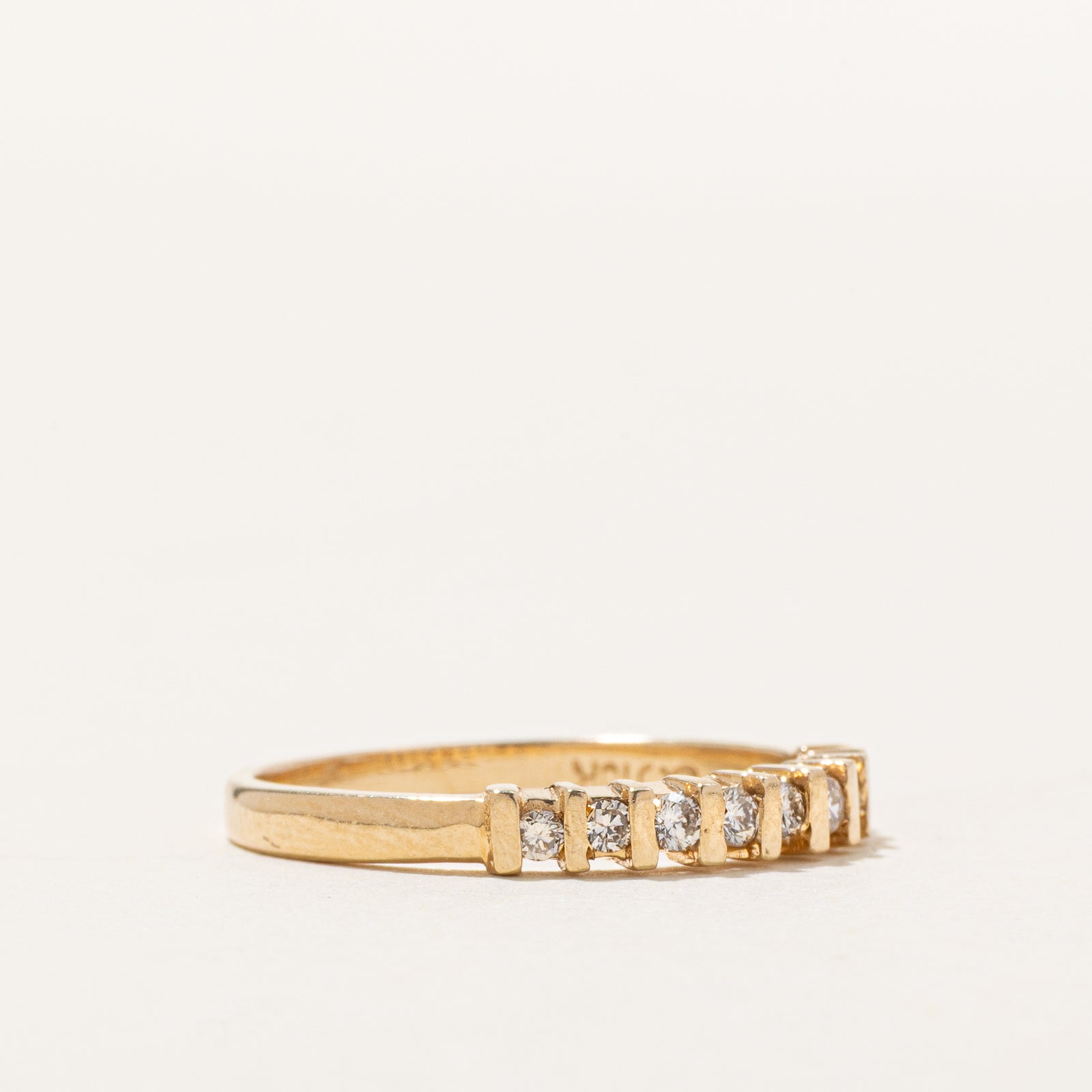 Alliance cannelée semi-éternité en or 10 carats sertie de diamants | 0,20 ct au total | Taille 6,25