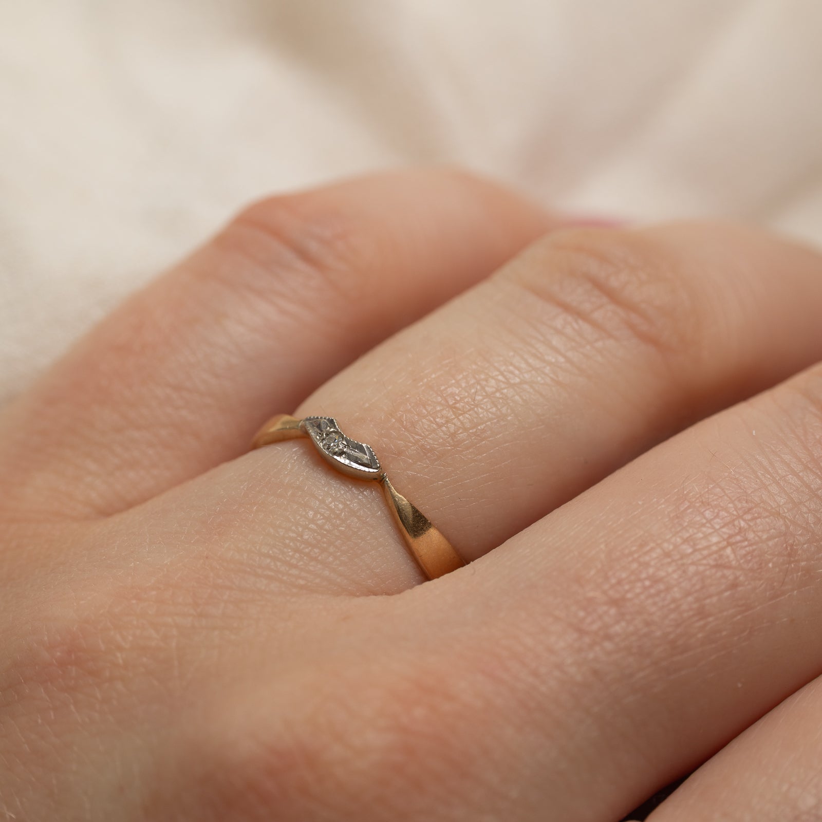 14K Two Tone Gold Diamond Contour Ring | 0.01ct | SZ 5.25