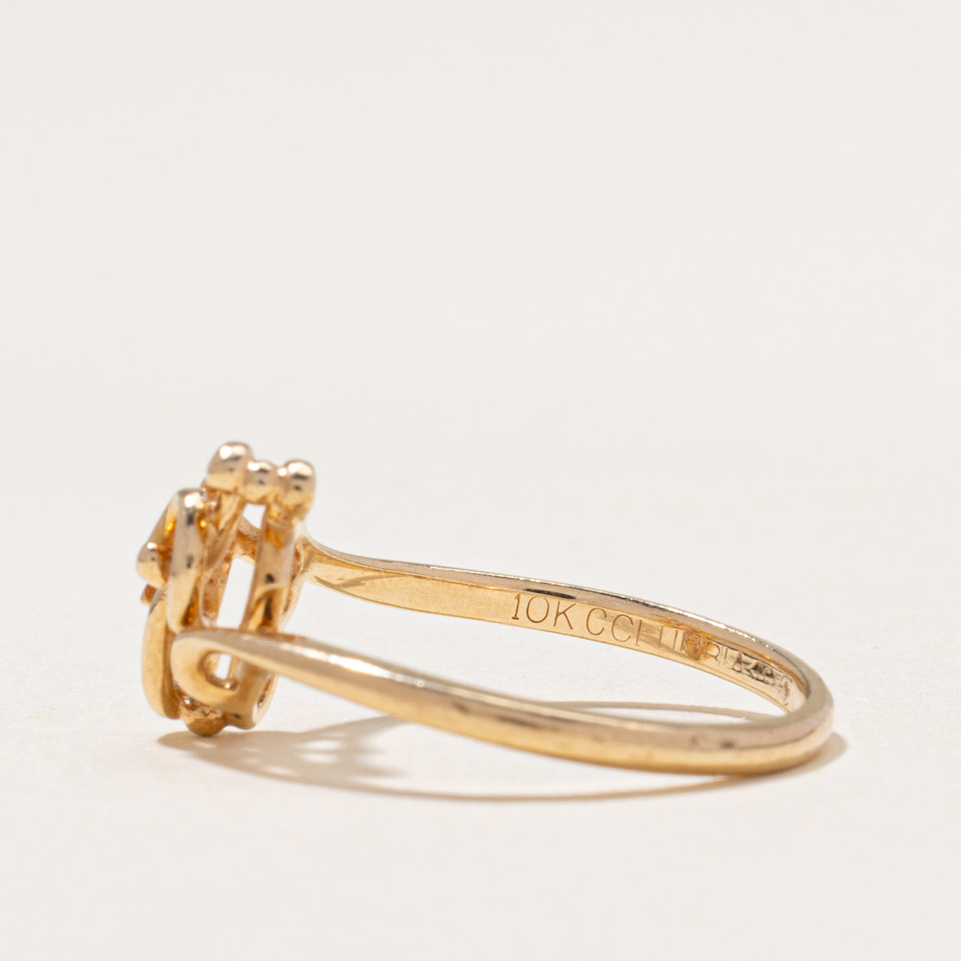 Bague en forme de clé de sol avec un diamant unique | 0,01 ct | Taille 4,75