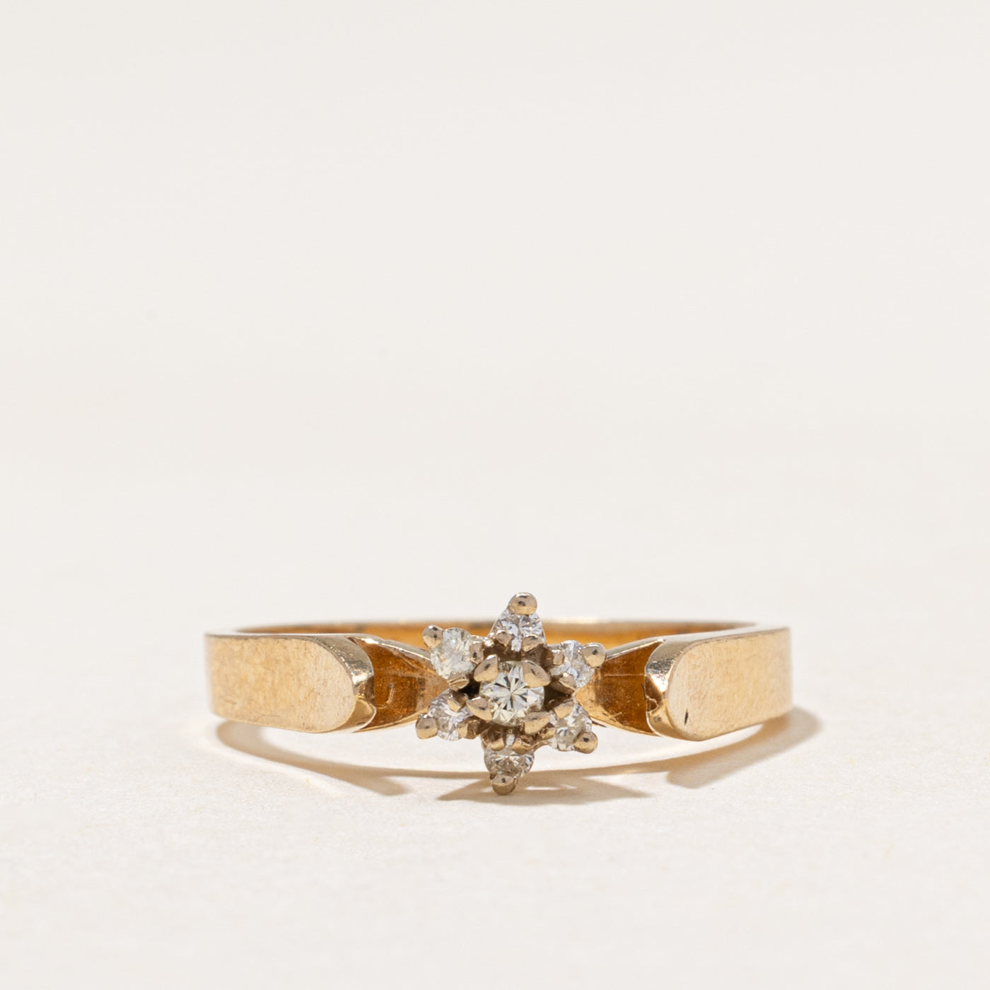 14k Diamond Petal Ring | 0.12ctw | SZ 5.25