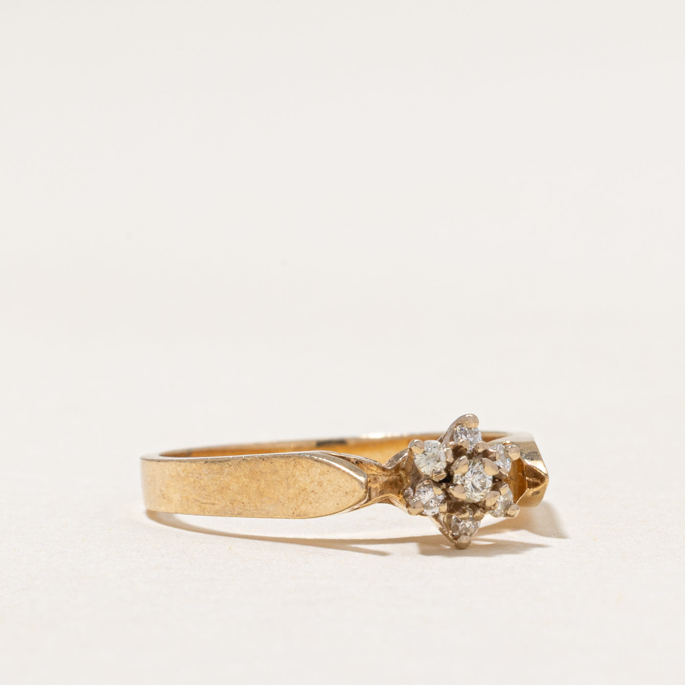 14k Diamond Petal Ring | 0.12ctw | SZ 5.25