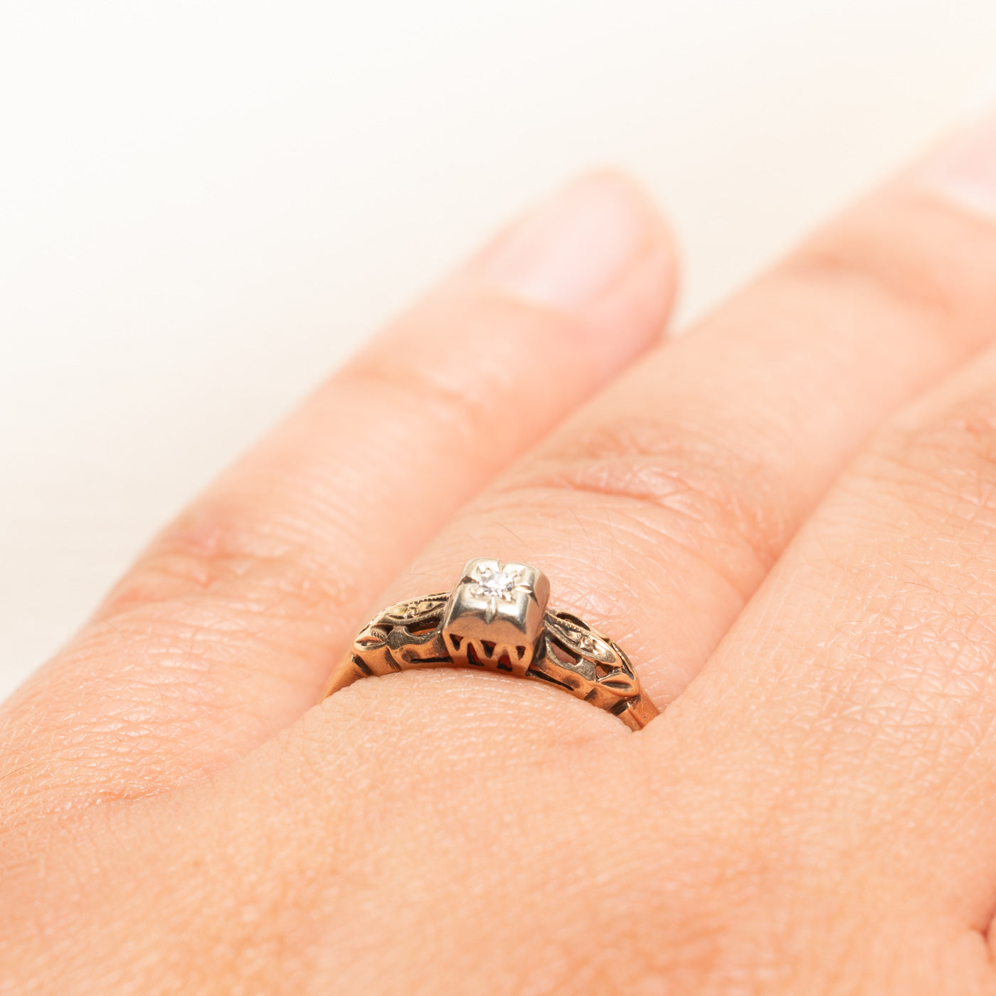 Retro Diamond Textured Ring | 0.02ctw | SZ 7