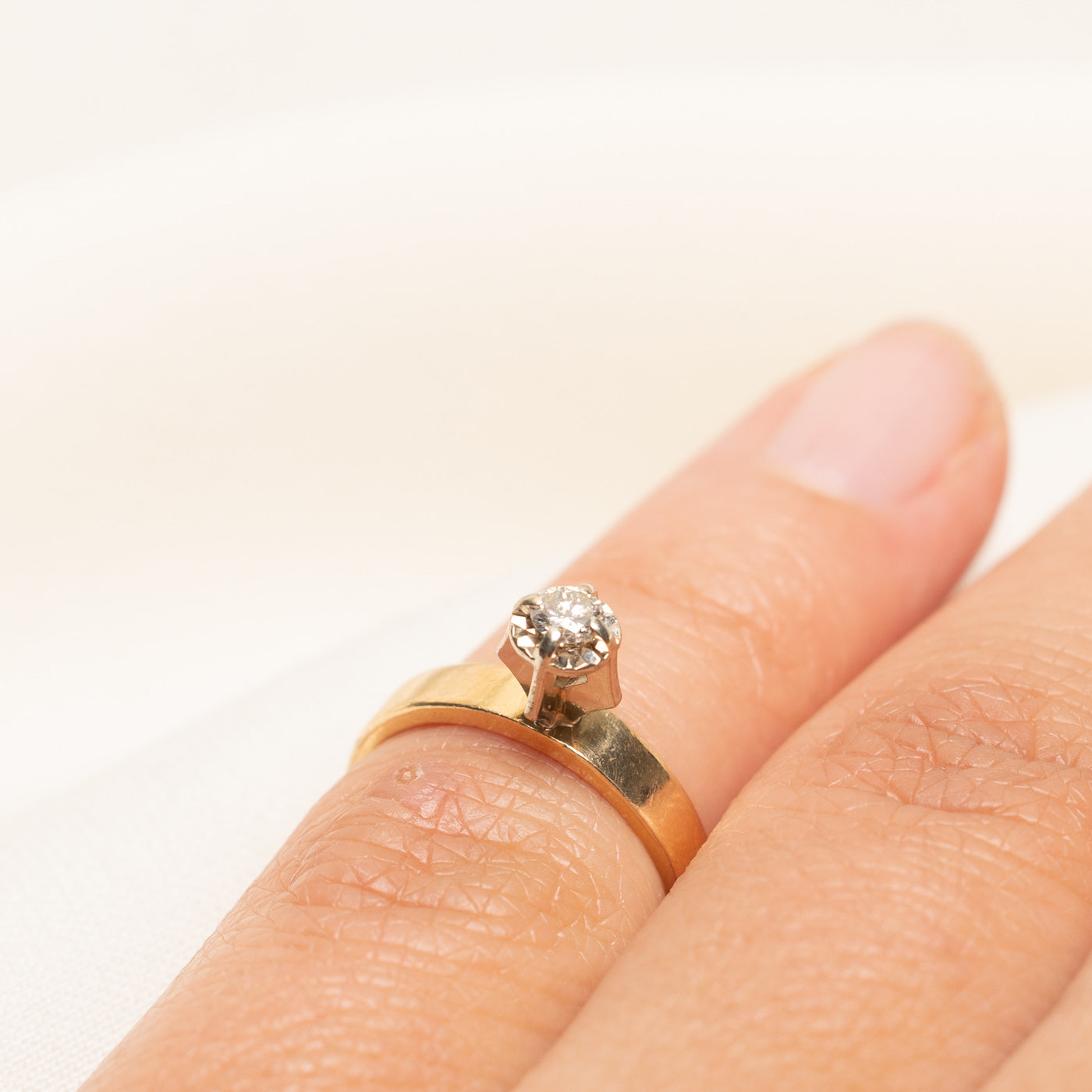 Solitaire Illusion Set Diamond Ring | 0.10ct | SZ 2.5