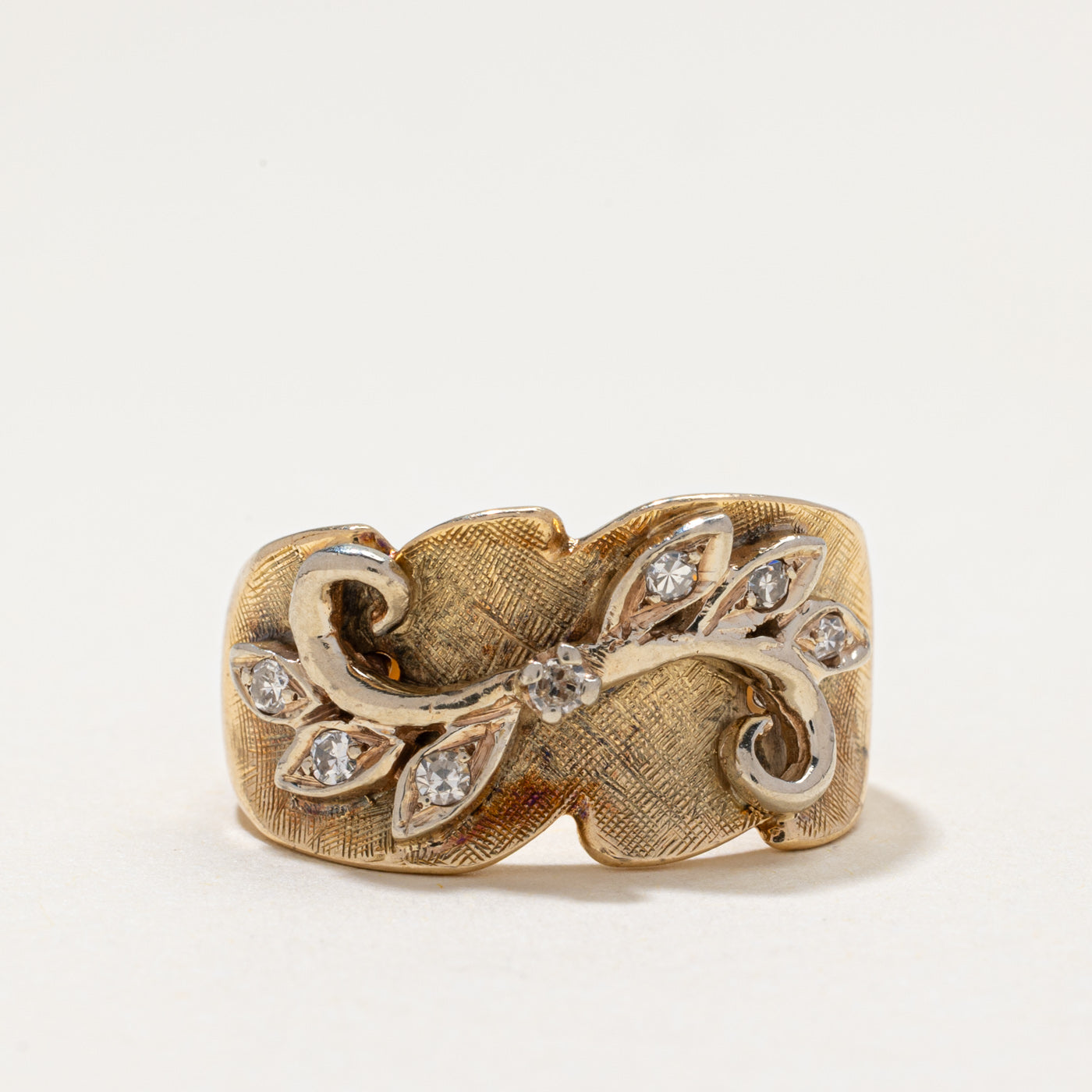 Diamond Textured Leaf Design Ring | 0.12ctw | SZ 8.25
