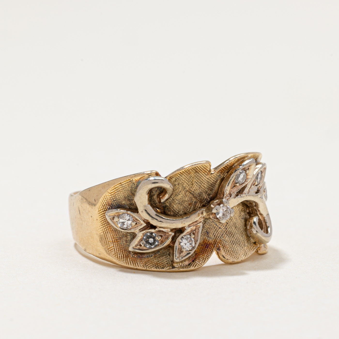 Diamond Textured Leaf Design Ring | 0.12ctw | SZ 8.25
