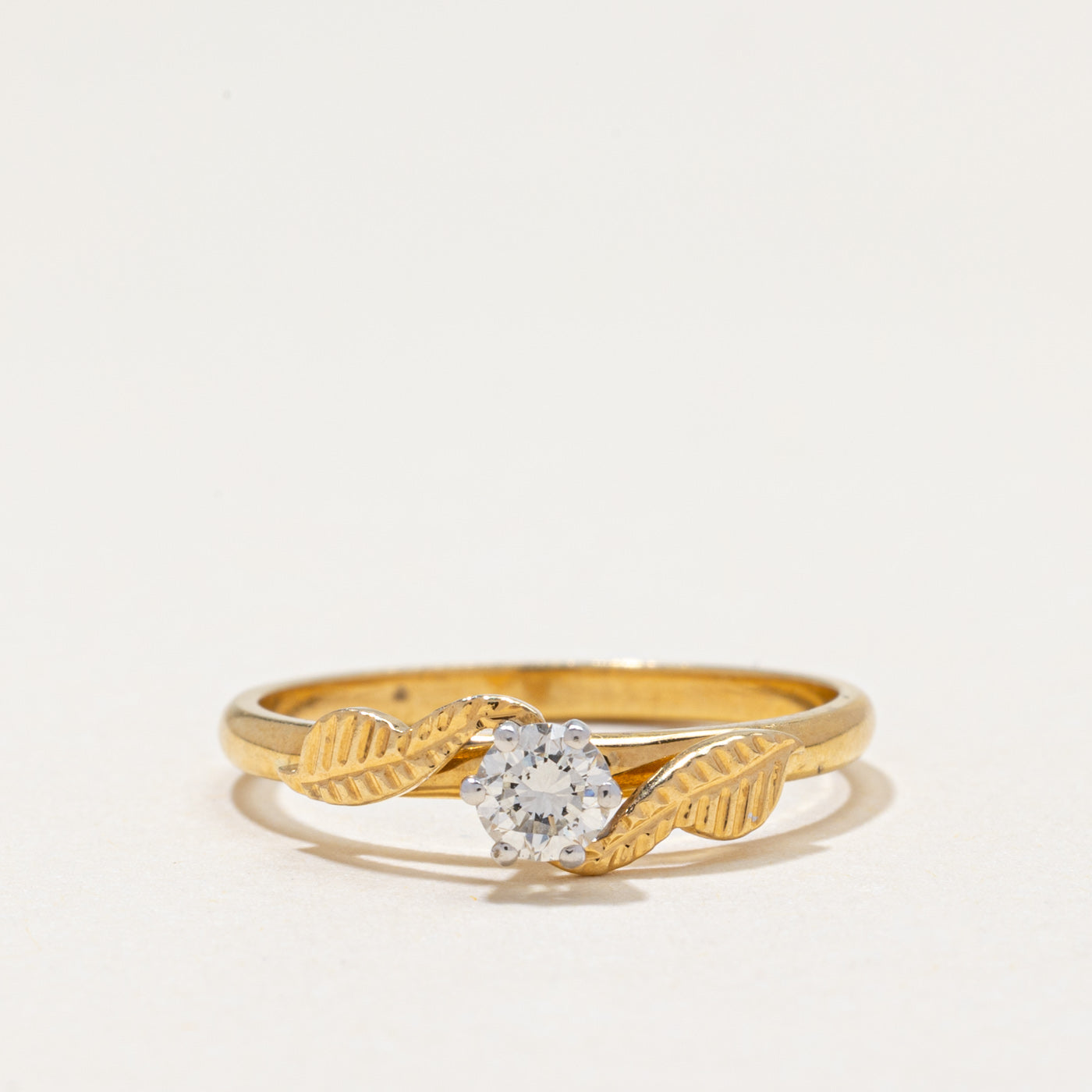 Solitaire Diamond Leaf Design Ring | 0.22ct | SZ 7