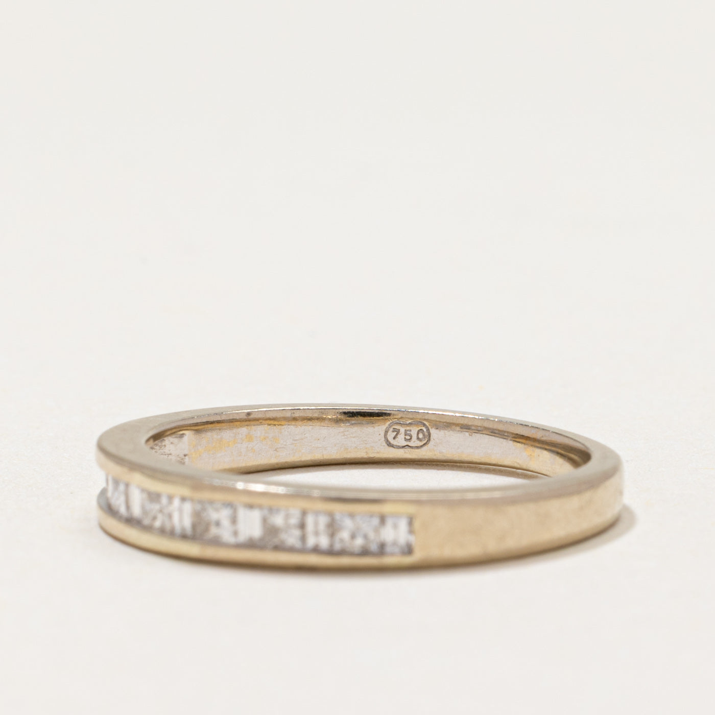 Alliance demi-éternité sertie de diamants en canal | 0,32 ct | Taille 6