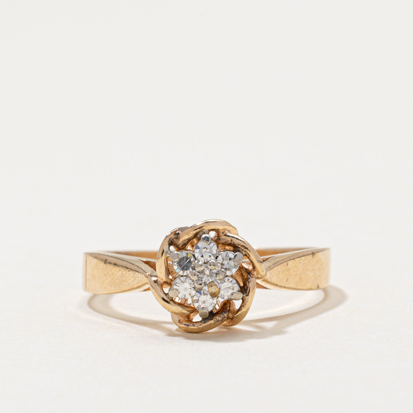 Diamond Petal Ring | 0.14ctw | SZ 6.75