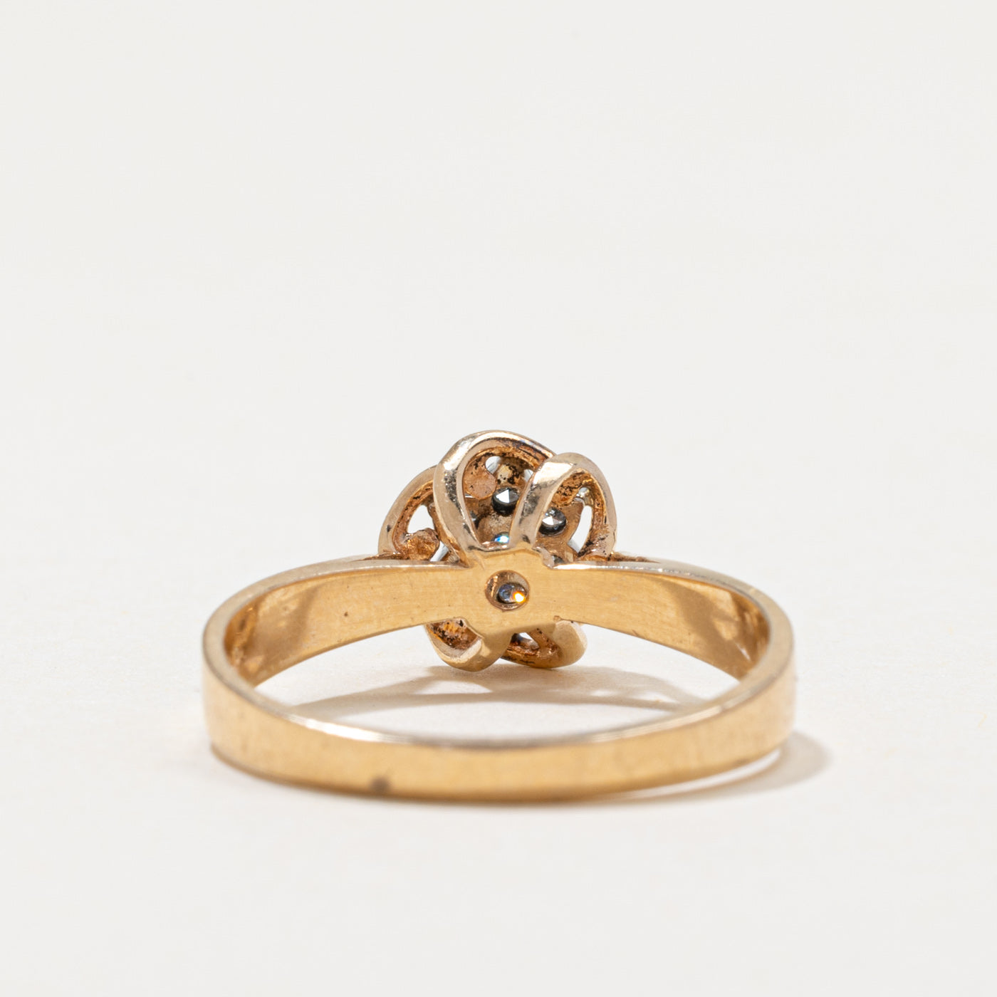Diamond Petal Ring | 0.14ctw | SZ 6.75