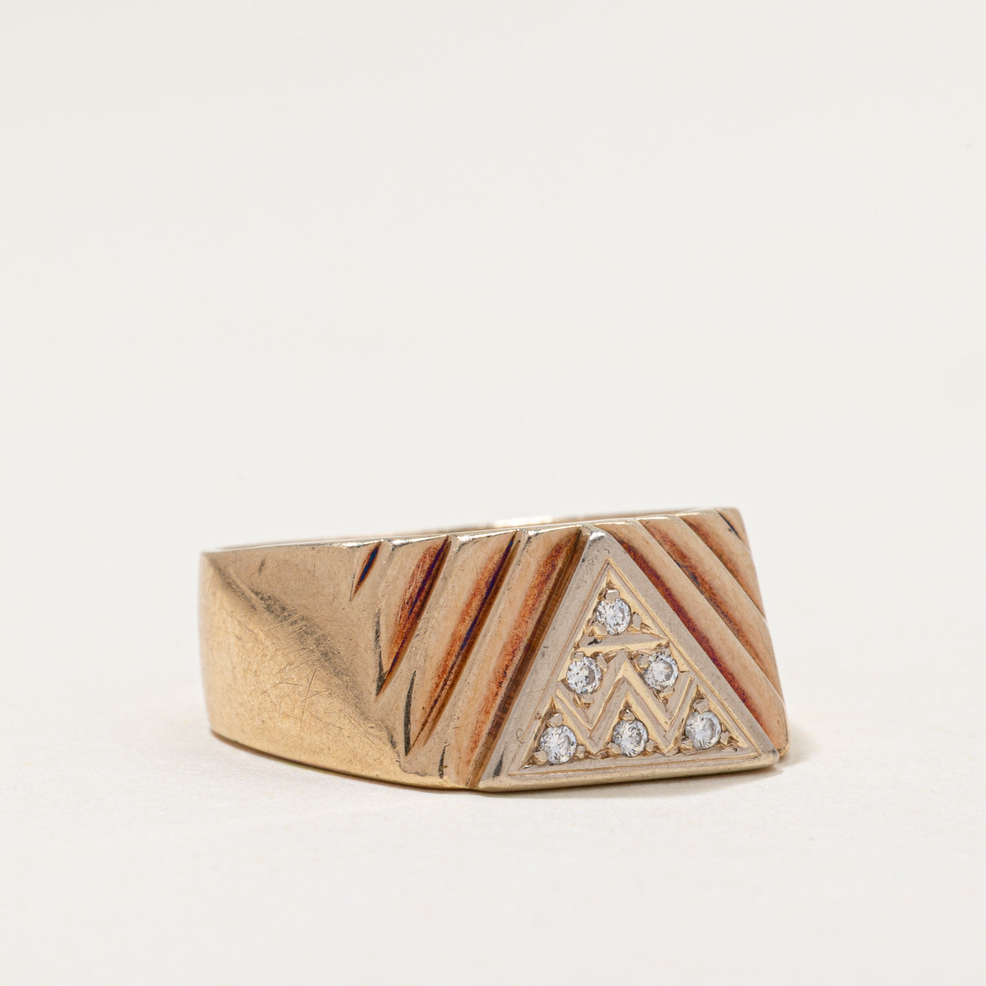 10k Diamond Triangle Grooved Cocktail Ring | 0.07ctw | SZ 9.25