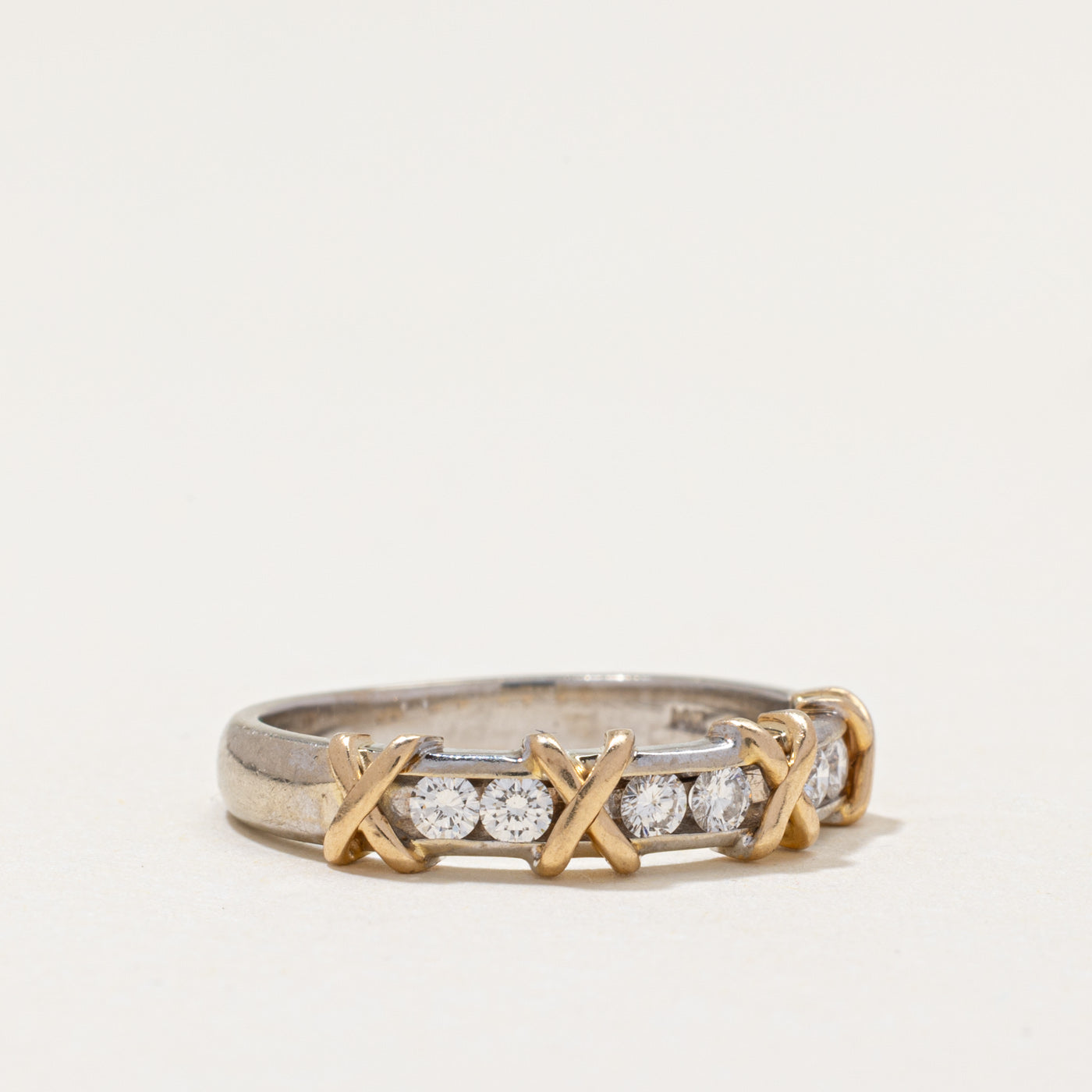 Bague demi-éternité en or 14 carats sertie de diamants en forme de X | 0,25 ct au total | Taille 7