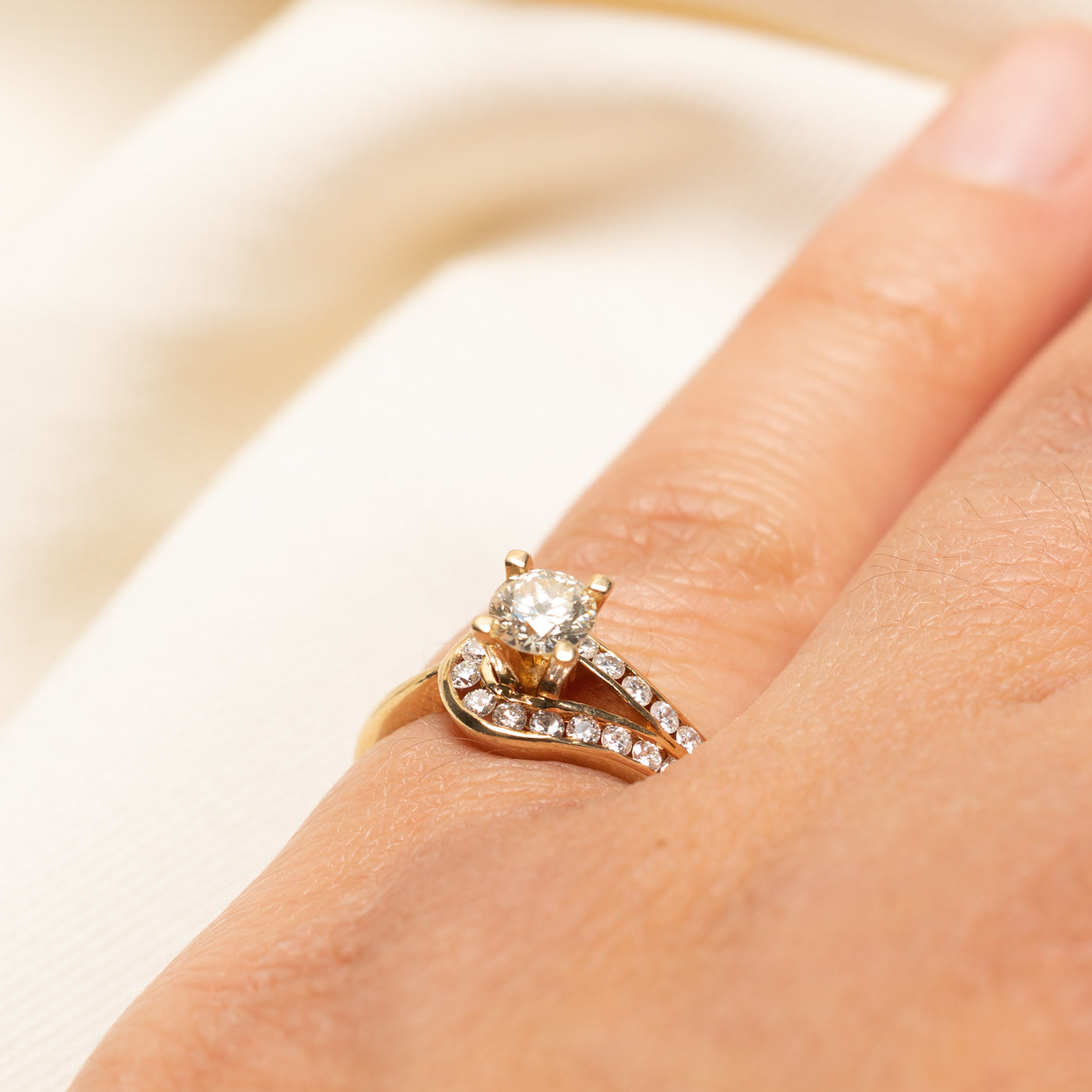 High Set Diamond Buckle Ring | 0.59ctw | SZ 4.5