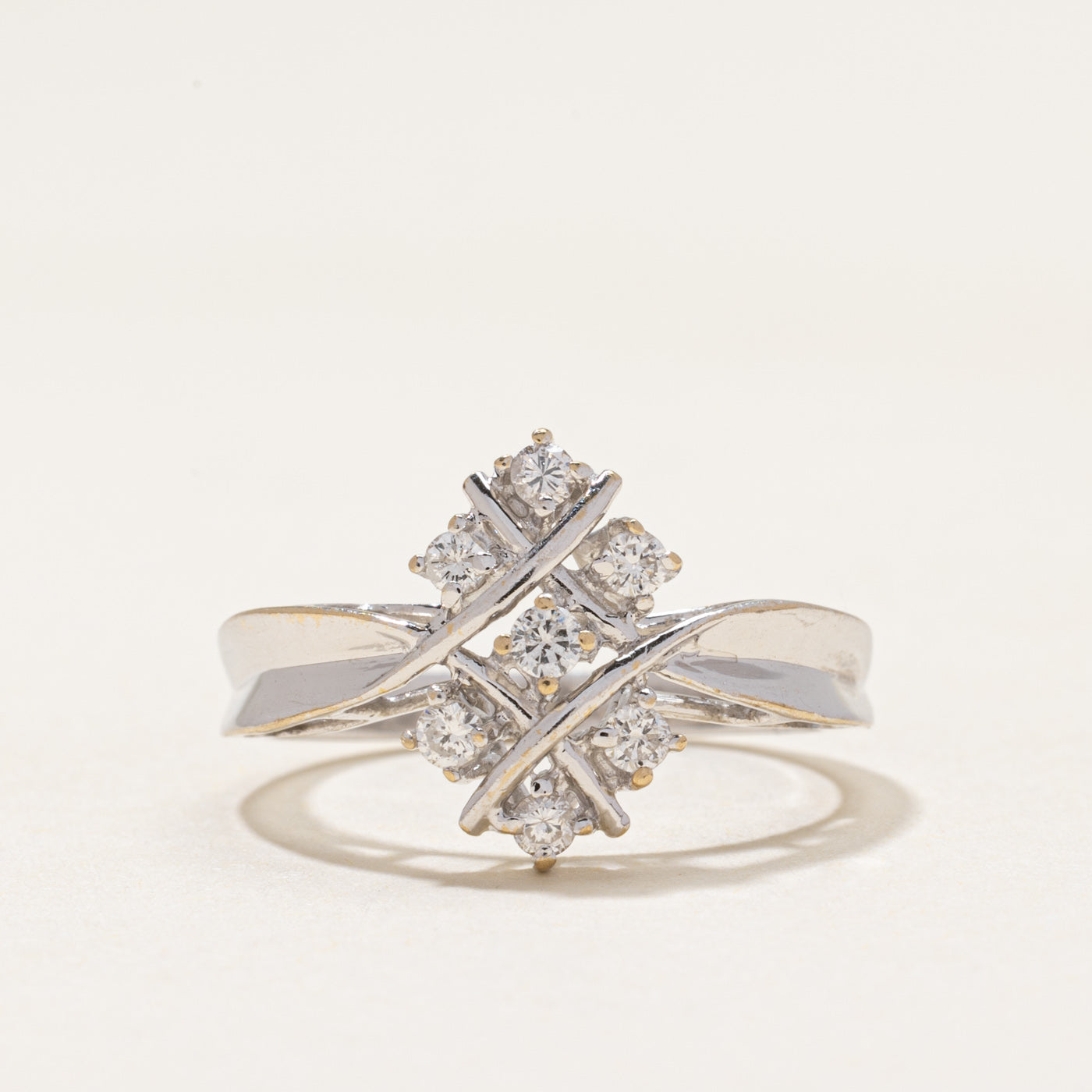 Diamond Cross Over Cluster Ring | 0.25ctw | SZ 6.25
