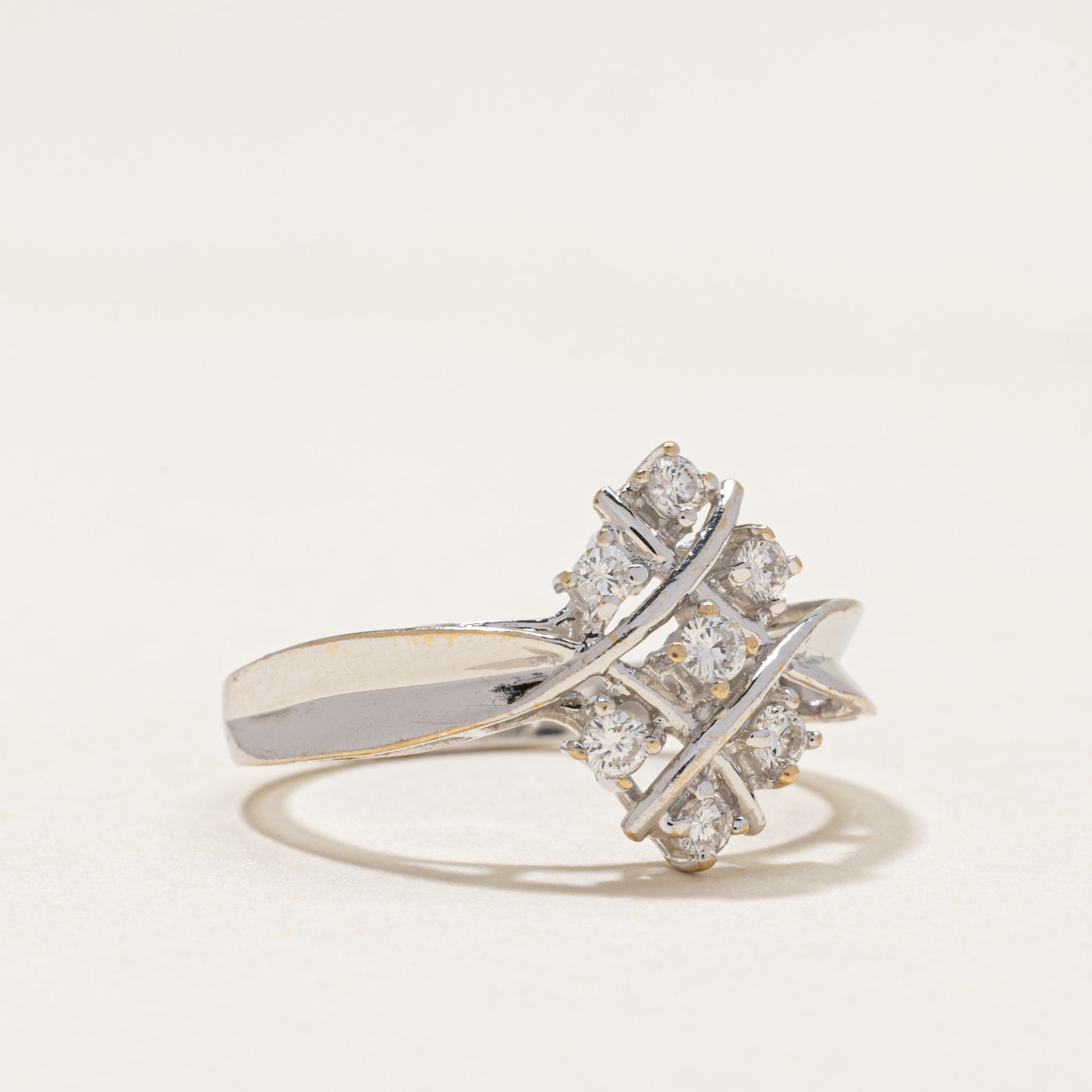 Diamond Cross Over Cluster Ring | 0.25ctw | SZ 6.25