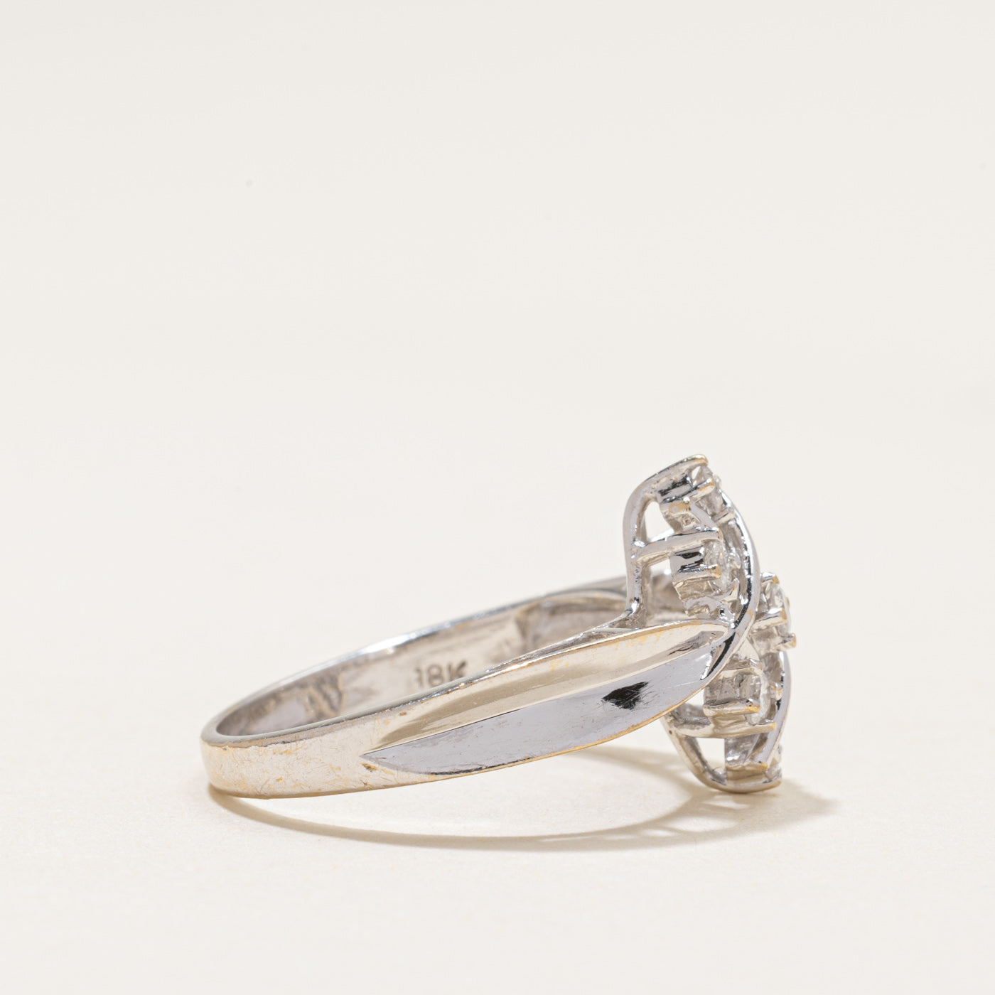 Diamond Cross Over Cluster Ring | 0.25ctw | SZ 6.25