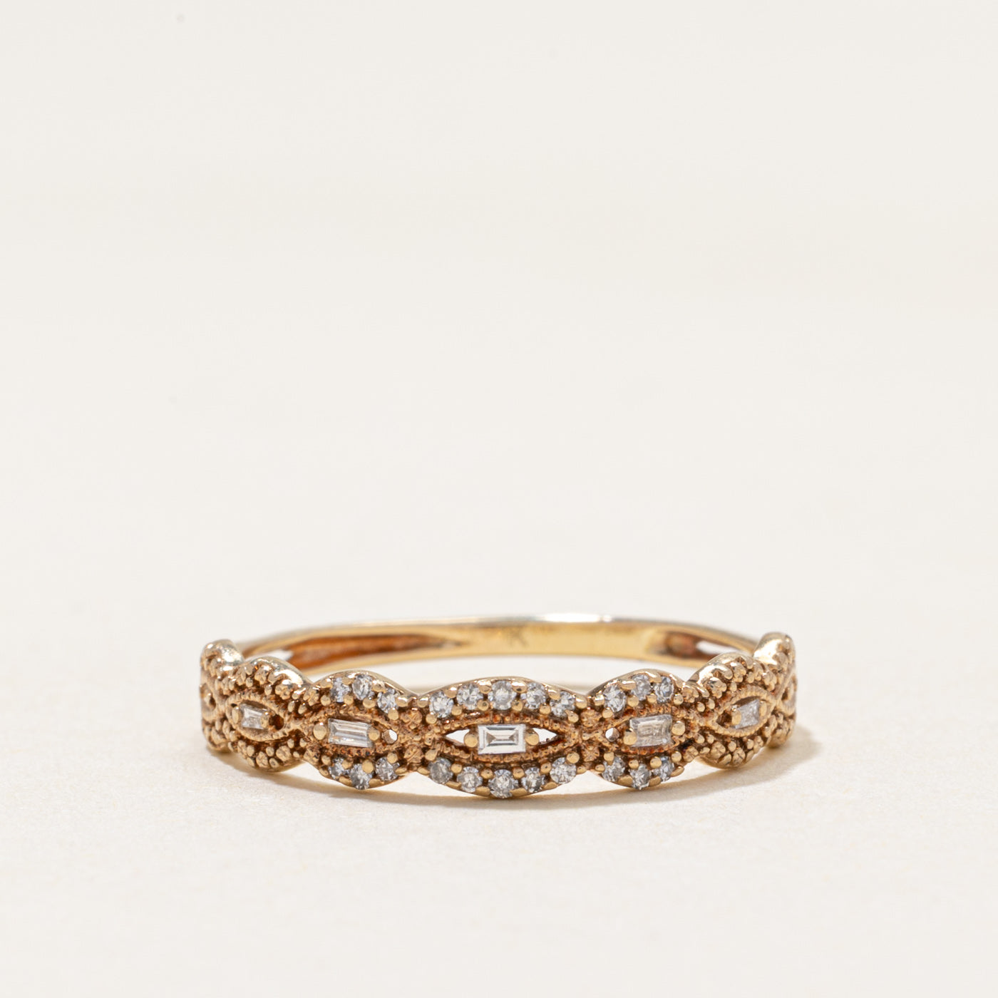 Bague festonnée en or 10 carats sertie de diamants taille multiple | 0,09 ct au total | Taille 6