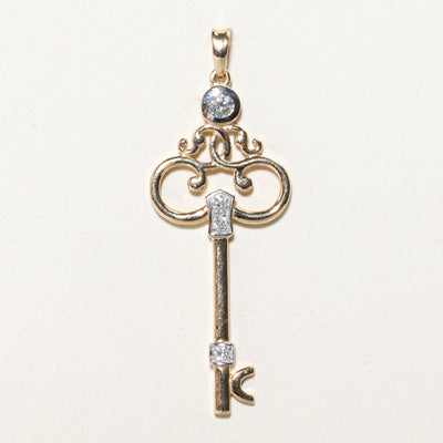 Diamond Key Pendant | 0.15ctw