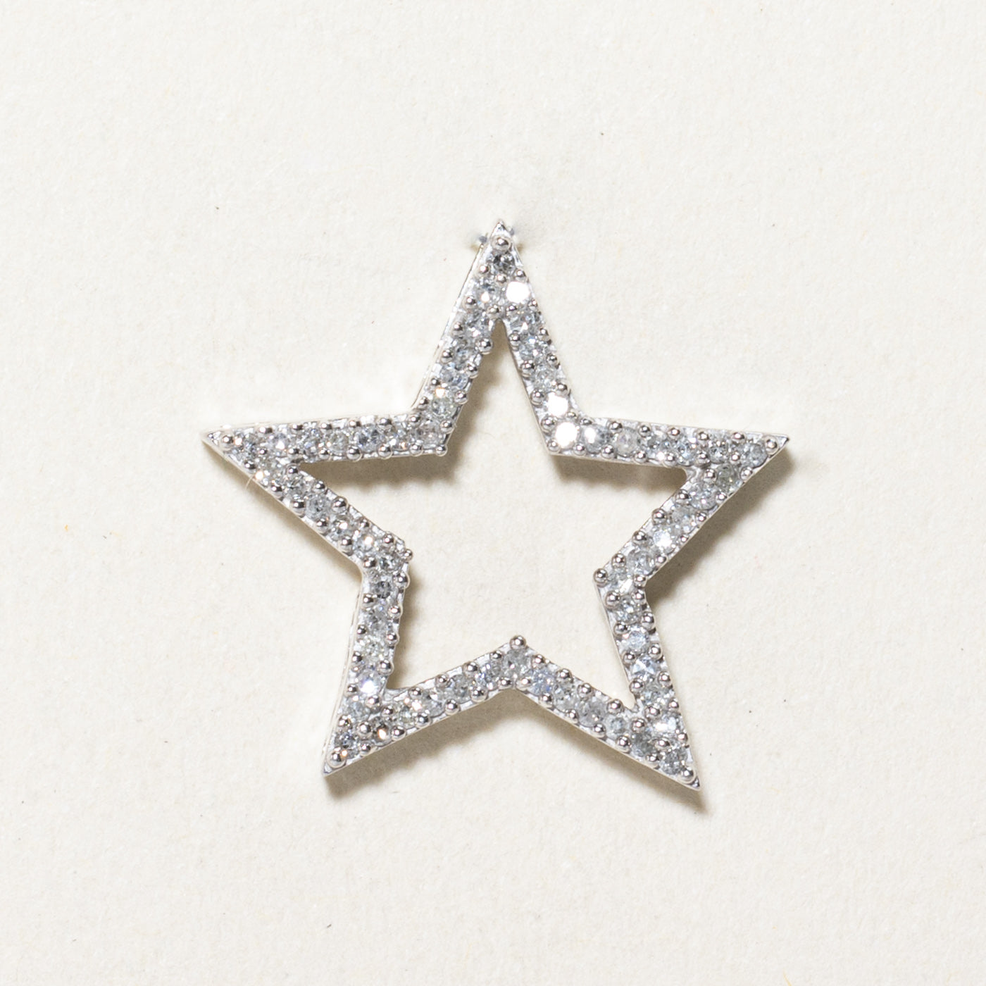 Pendentif étoile ouverte en diamant | 0,20 ct