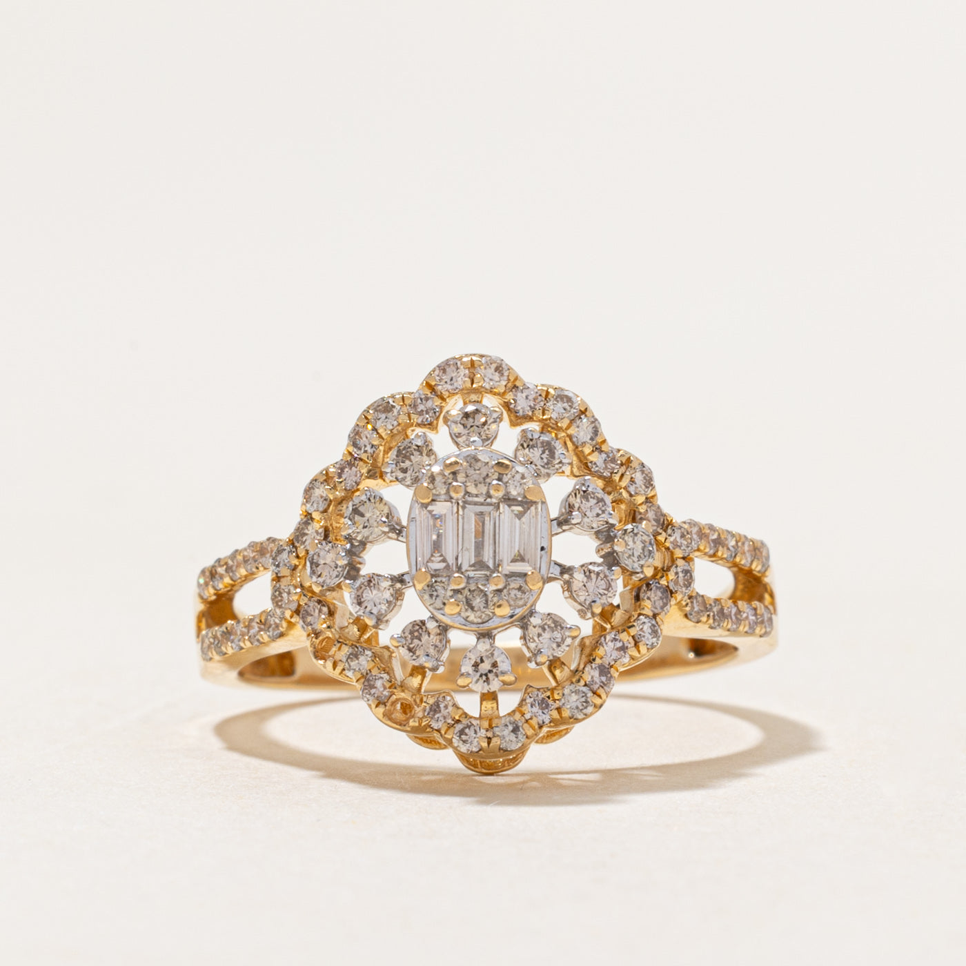 Bague ornée d'un pavage de diamants taille mixte 18 carats | 0,75 ct au total | Taille 7,5