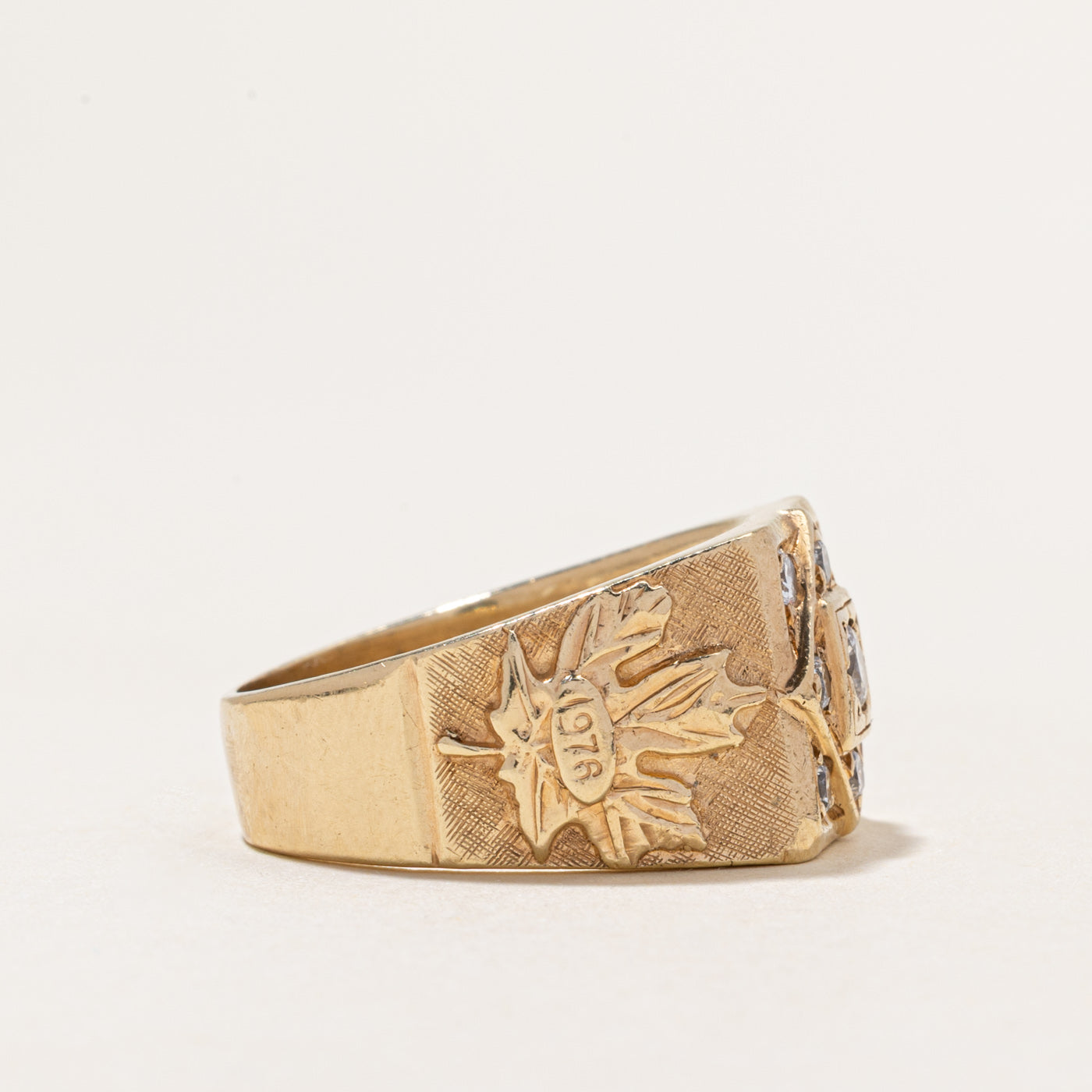 Diamond "1976" Maple Leaf Signet Ring | 0.55ctw | SZ 10.25