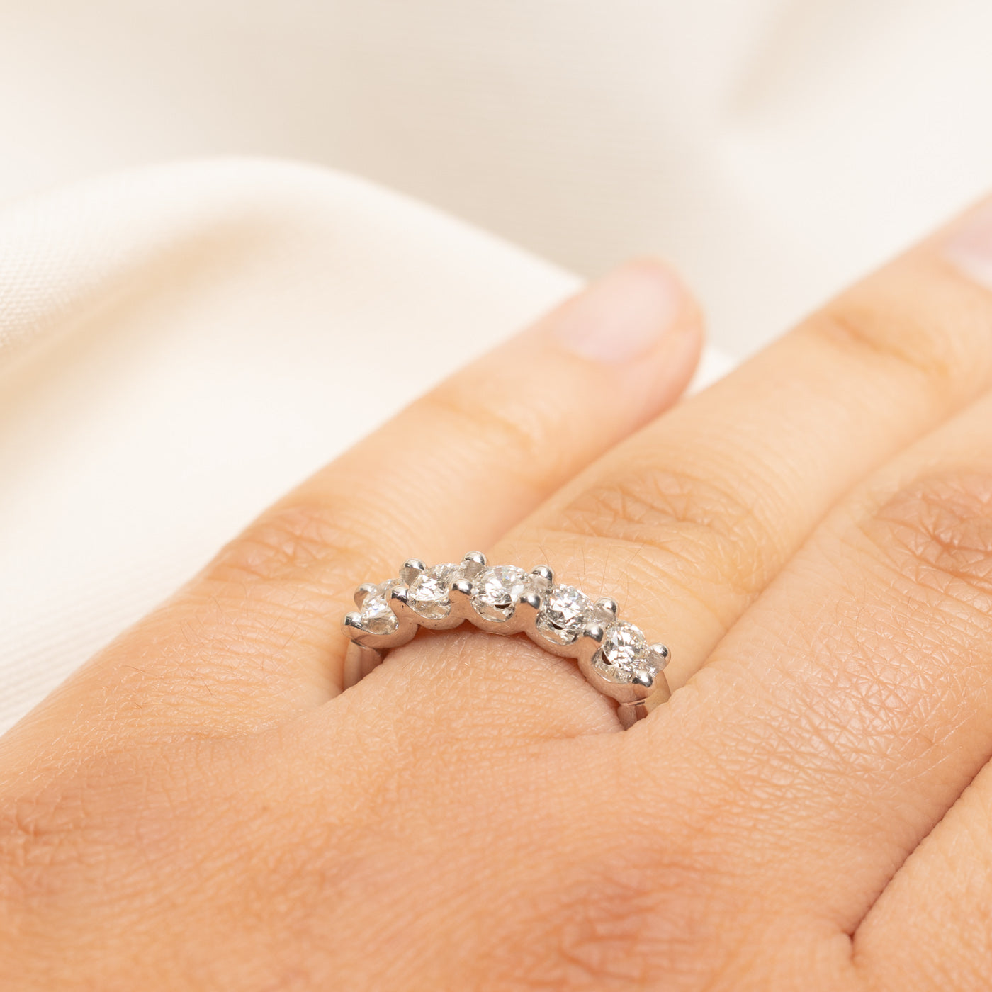 18k Five Stone Diamond Band | 0.85ctw | SZ 7.25