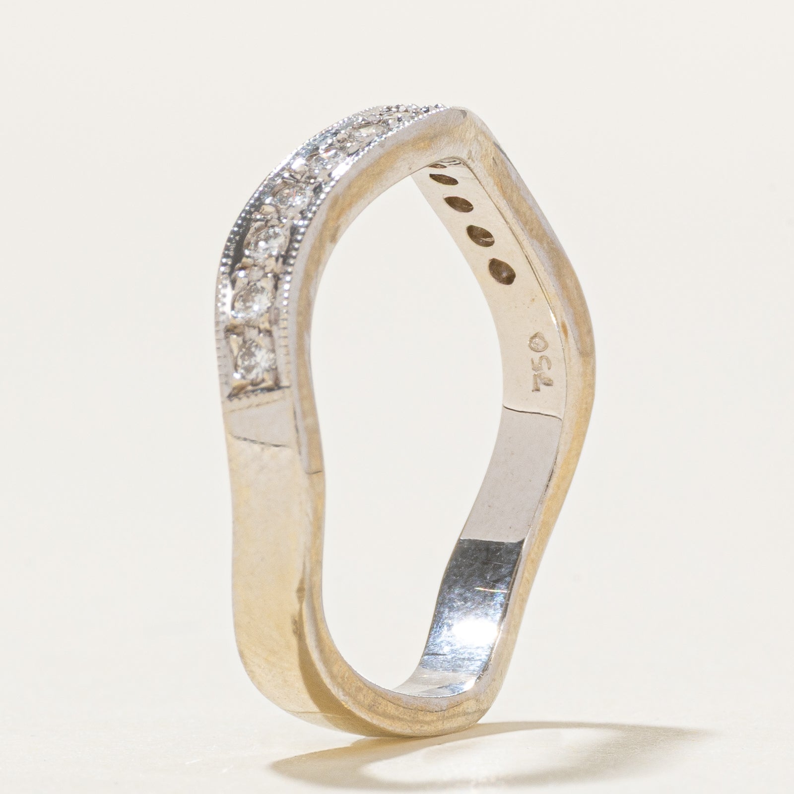 18k Semi Eternity Diamond Milgrain Wavy Band | 0.15ctw | 3.75mm | SZ 5.5