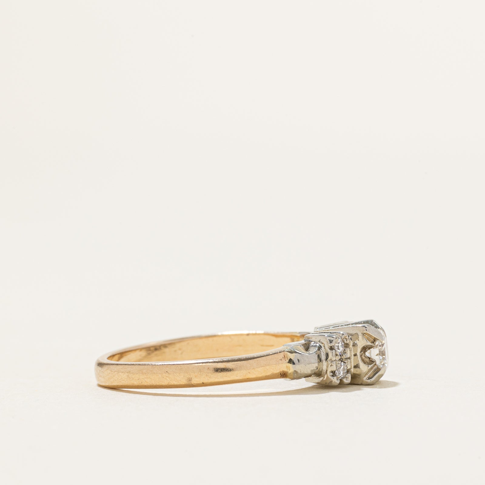 Two Tone Diamond Grooved Ring | 0.23ctw | SZ 6.25