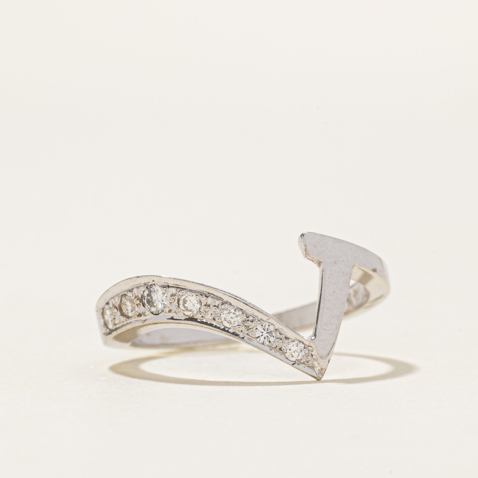 14k Diamond Angled Chevron Ring | 0.13ctw | SZ 6