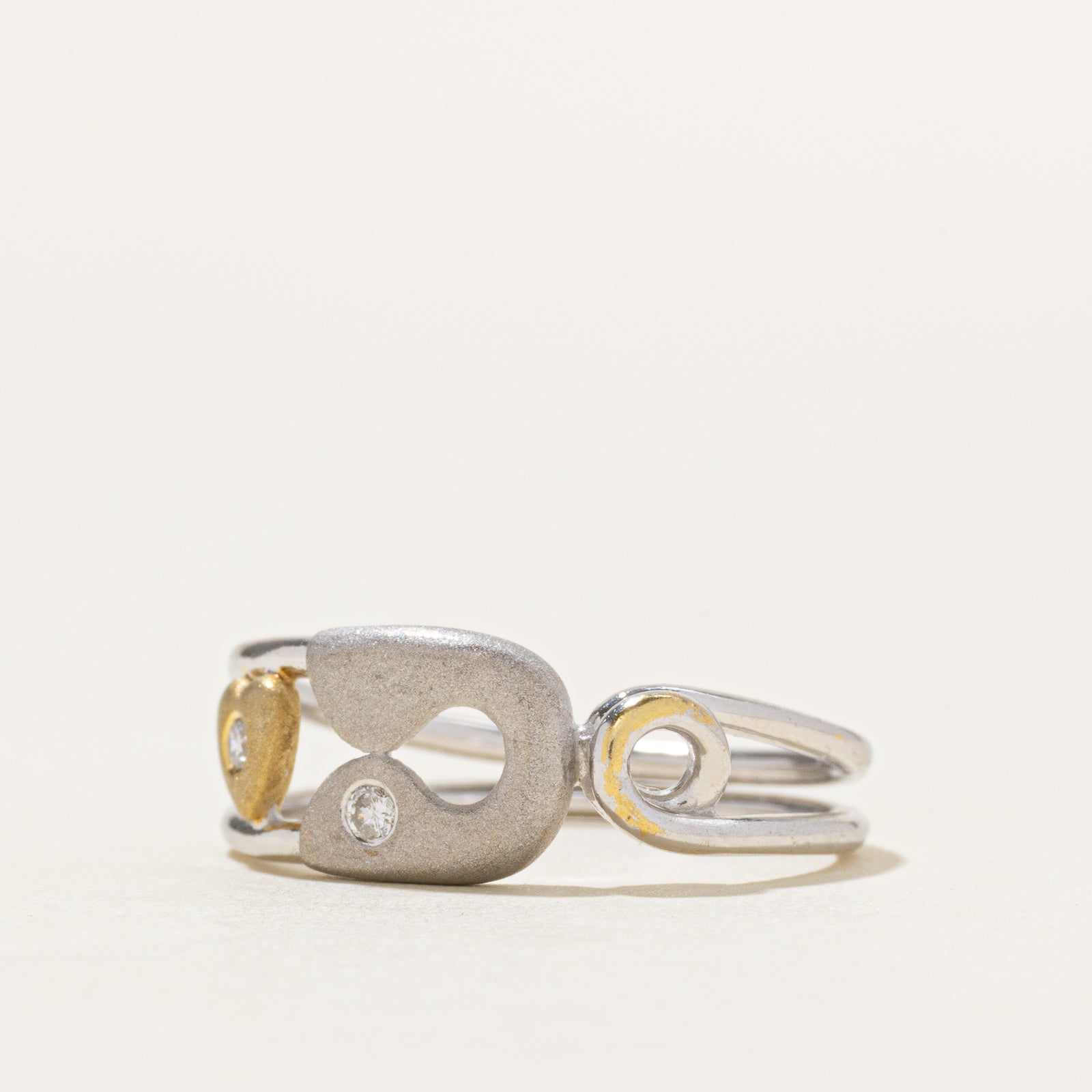 18k Diamond Matte Paperclip Ring | 0.04ctw | SZ 6.25