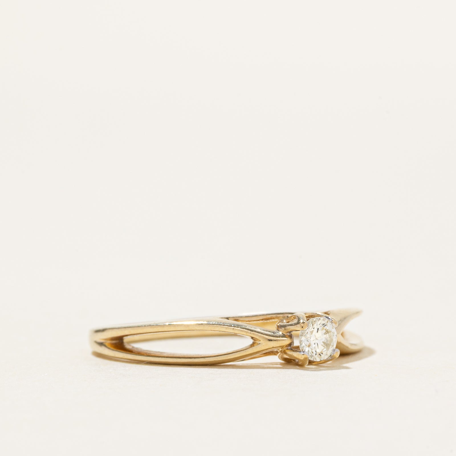 10k Solitaire Diamond Split Shank Ring | 0.10ct | SZ 5.75