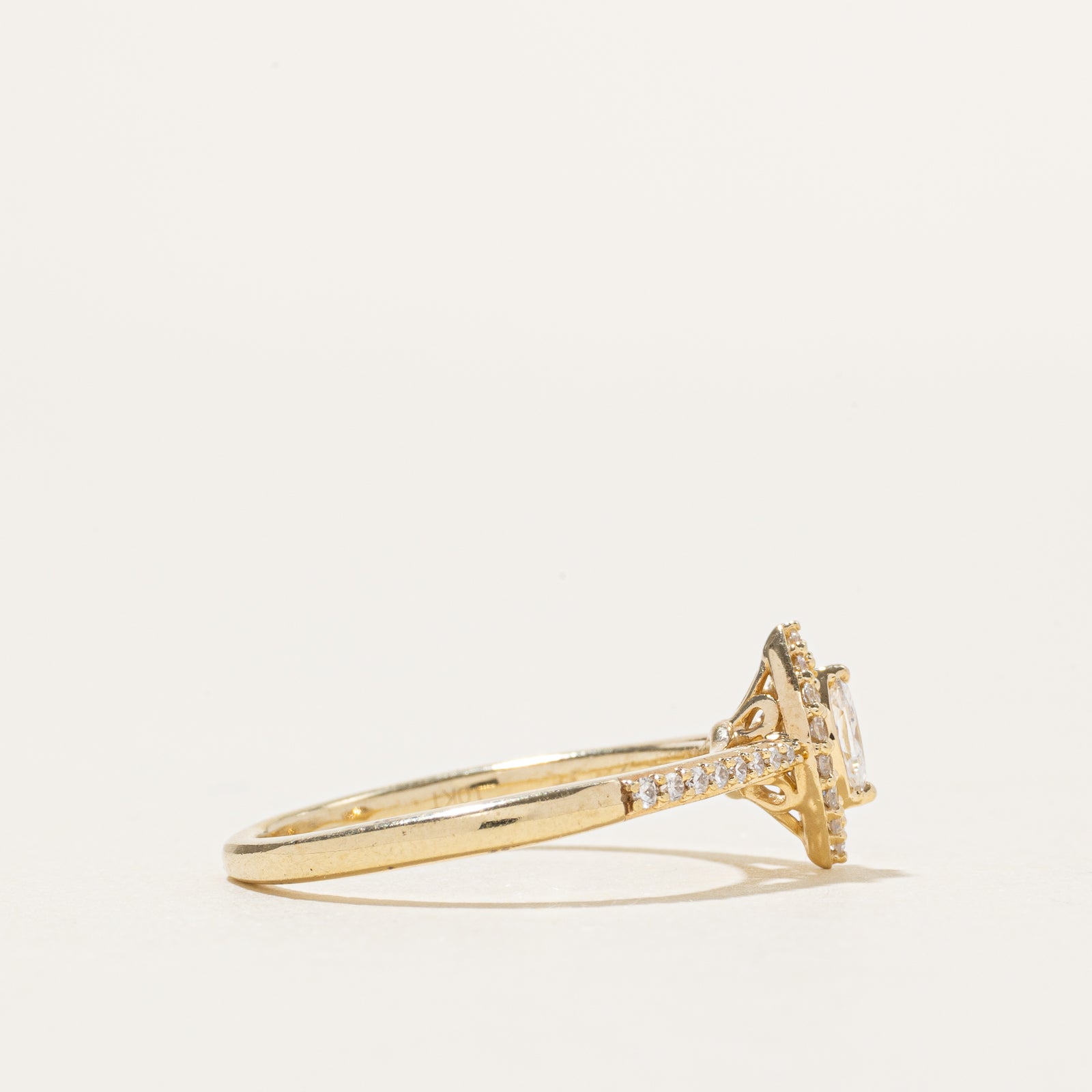 Bague cathédrale en or 10 carats sertie de diamants taille marquise « Michael Hill » | 0,20 ct | Taille 5,75