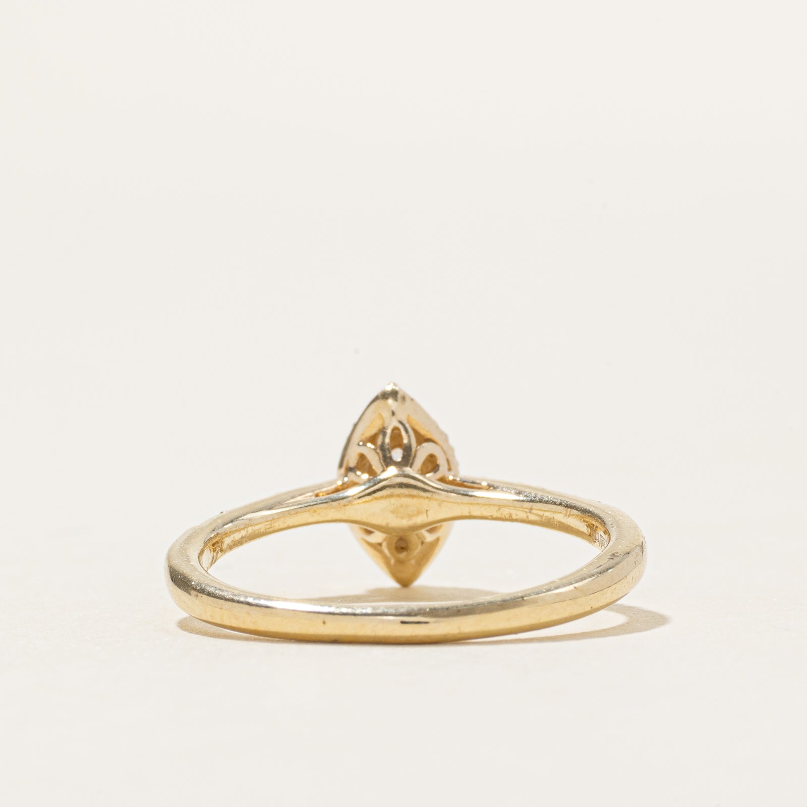 Bague cathédrale en or 10 carats sertie de diamants taille marquise « Michael Hill » | 0,20 ct | Taille 5,75