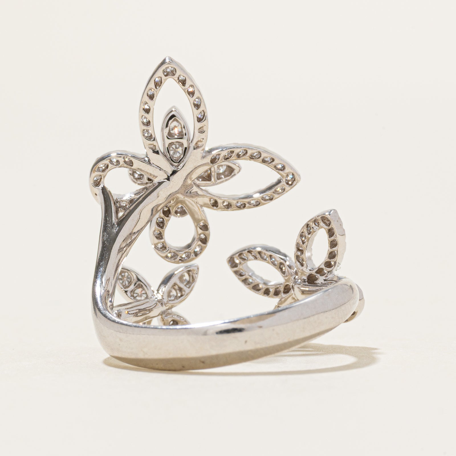 Bague trois papillons en or 18 carats et diamants | 0,25 ct au total | Taille 7