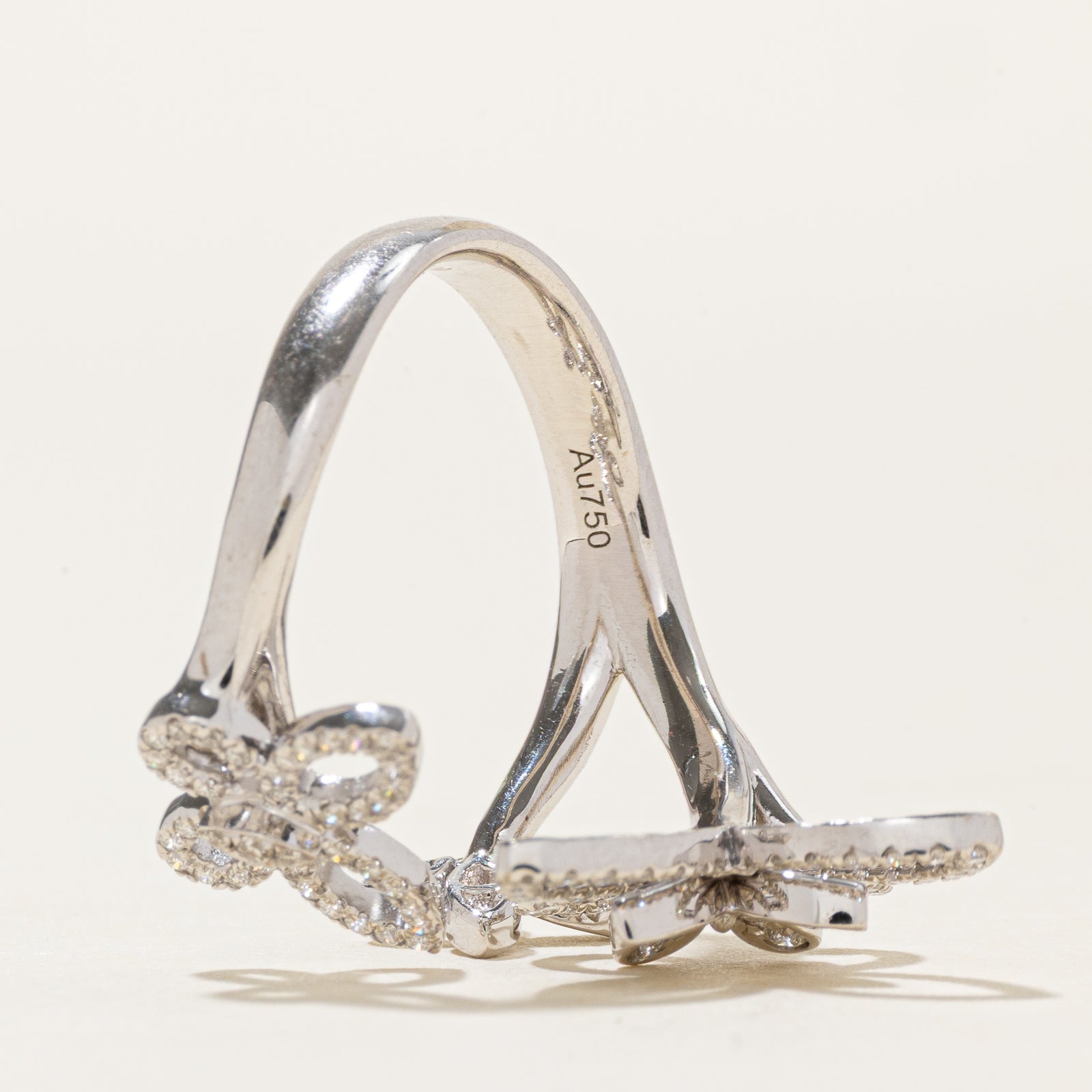 Bague trois papillons en or 18 carats et diamants | 0,25 ct au total | Taille 7