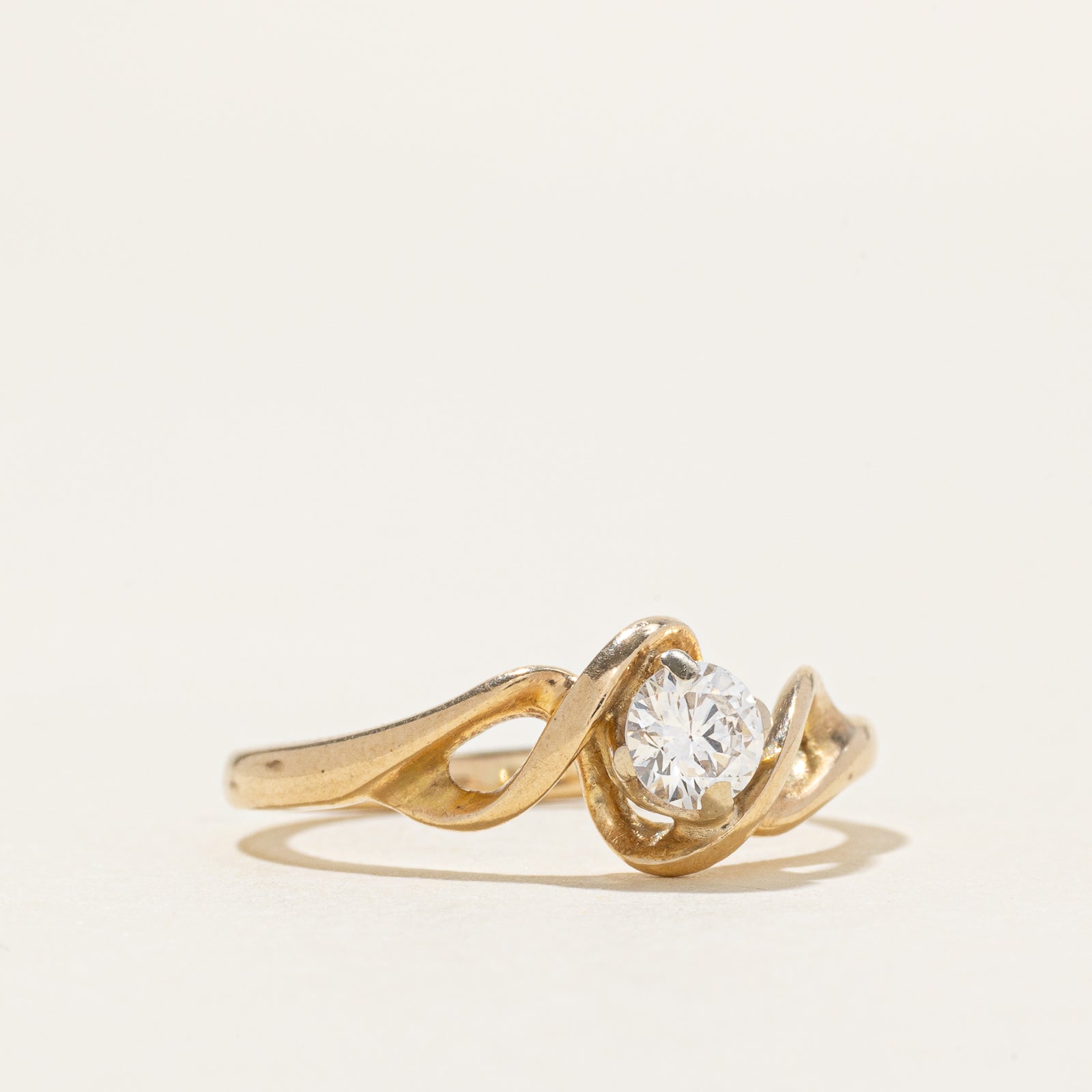 14k Solitaire Diamond Twisted Ring | 0.26ct | SZ 5.5