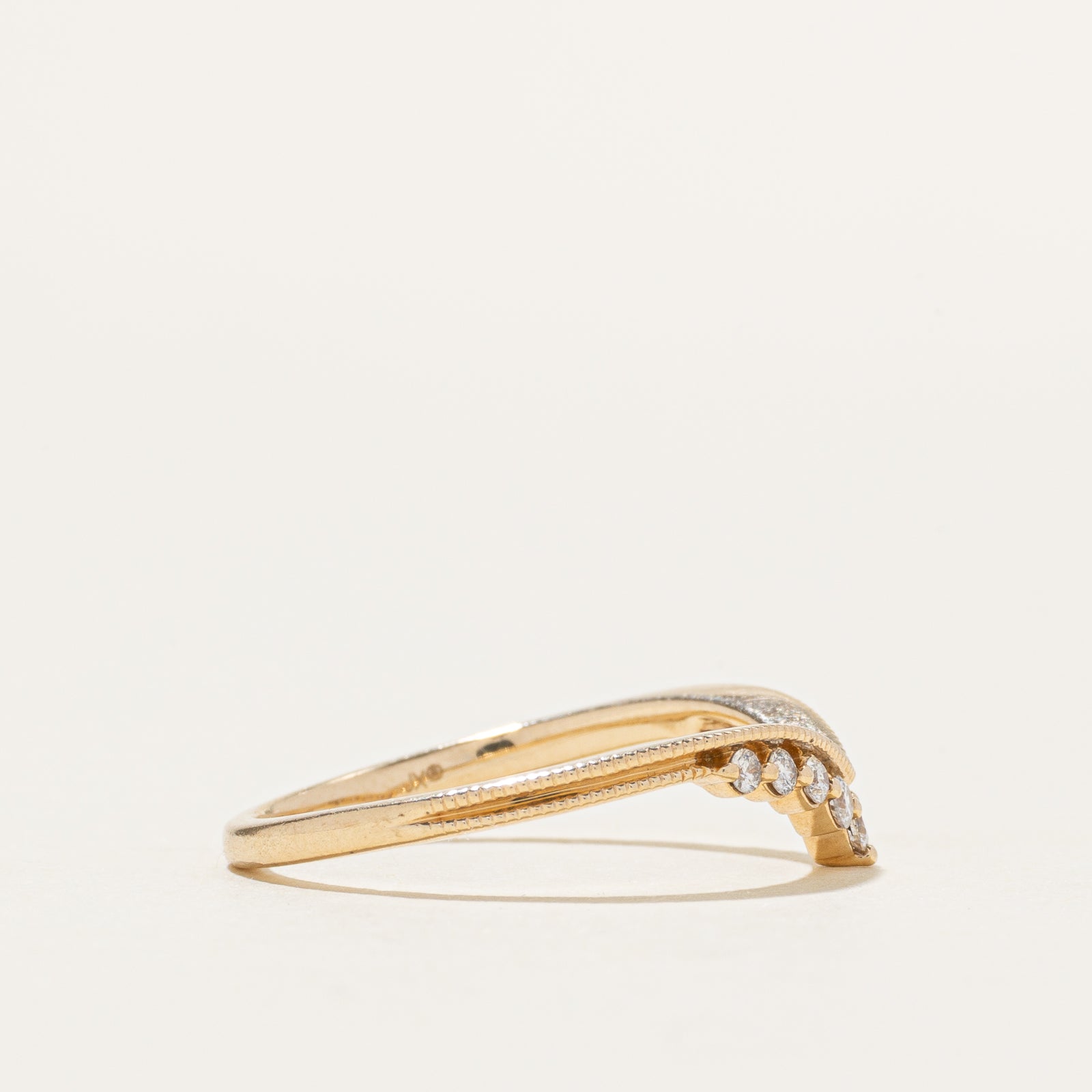 10k Diamond Milgrain Chevron Ring | 0.15ctw | SZ 7